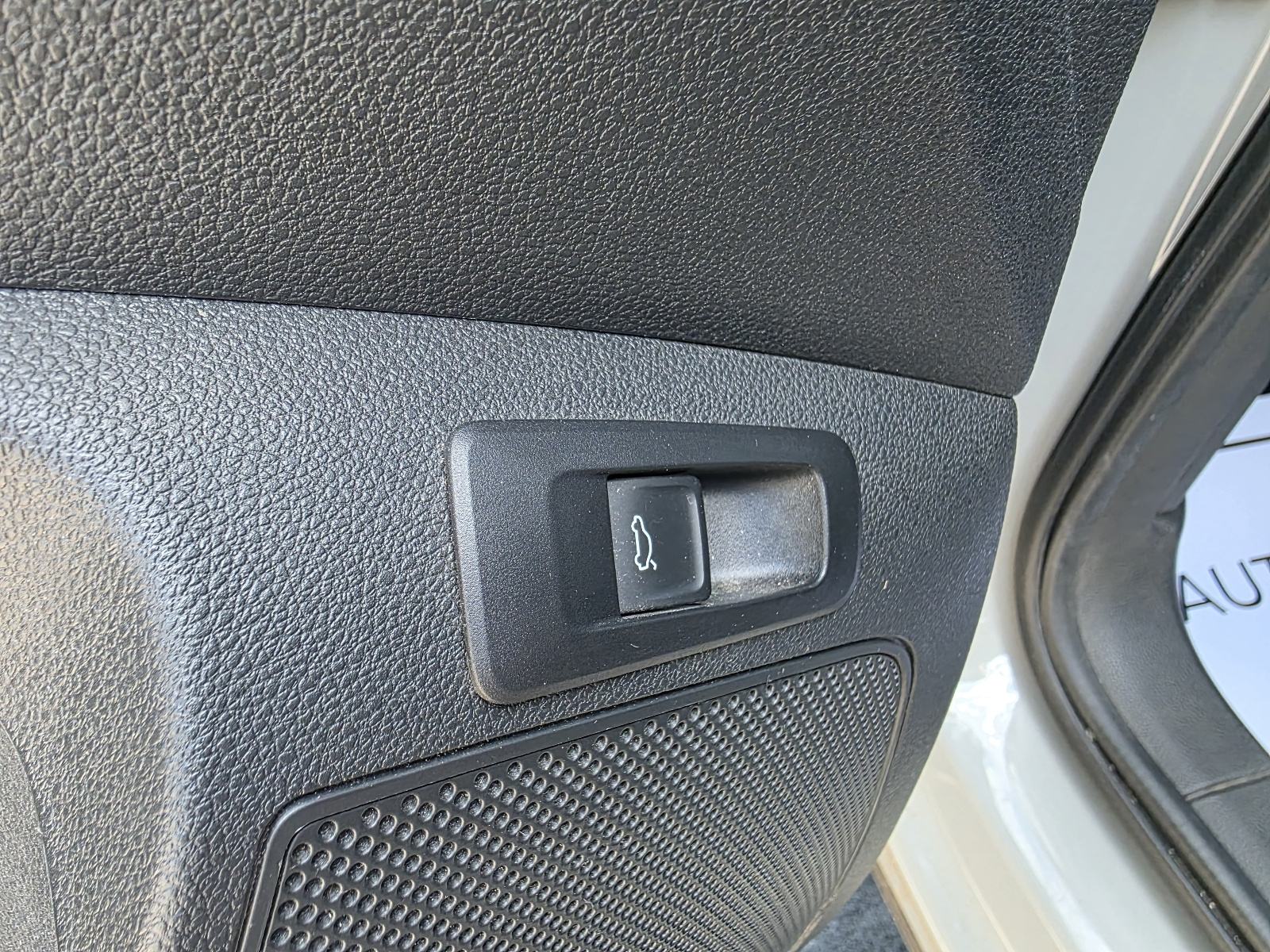 Škoda Karoq 1,6 TDI Servisna LED Kamera Navigacija Jamstvo 12 mj, fotografija 19