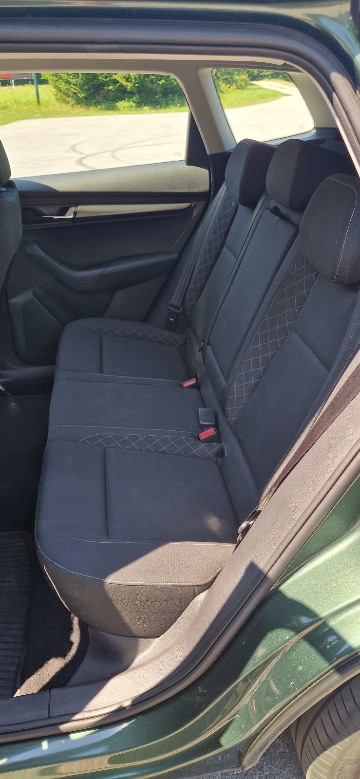 Škoda Karoq 1,6 tdi, fotografija 14