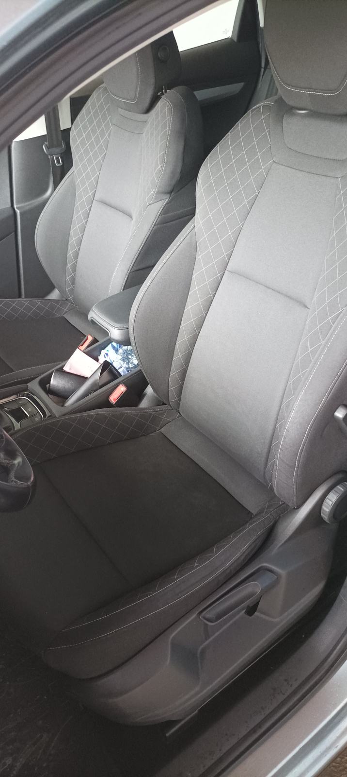 Škoda Karoq 1,6 TDI, fotografija 9