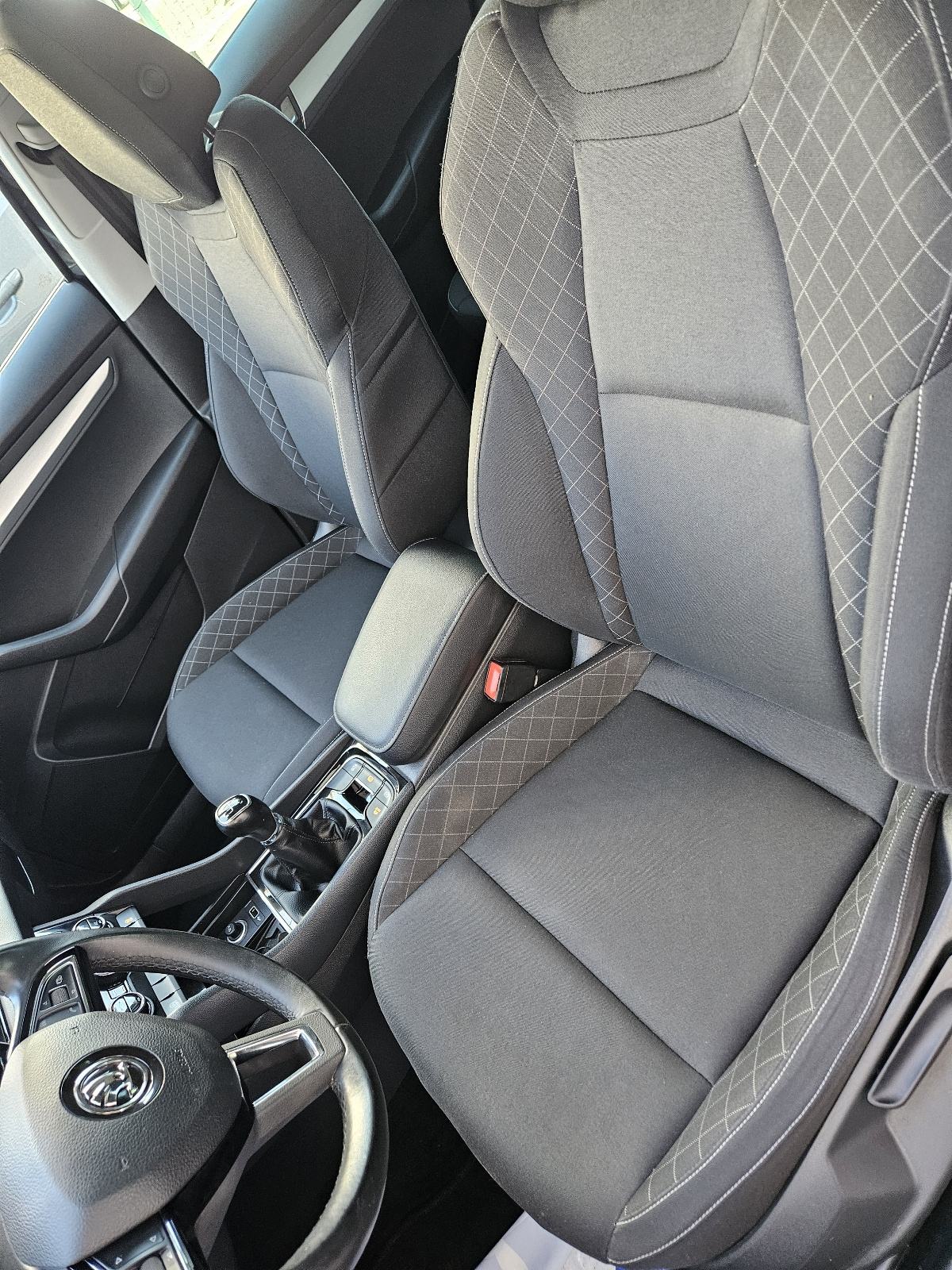Škoda Karoq 1,6 TDI, fotografija 10
