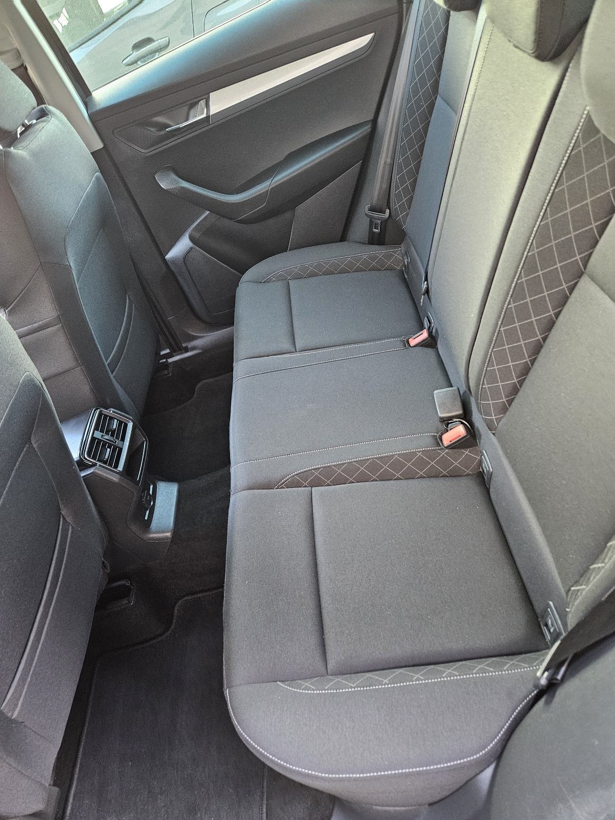 Škoda Karoq 1,6 TDI, fotografija 12