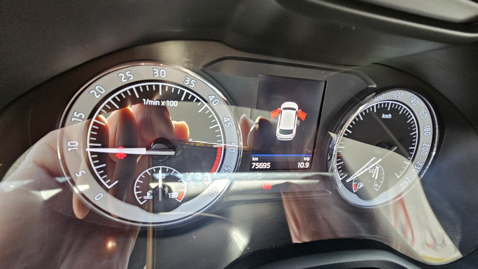 Škoda Karoq 1.6 TDI●Soleil●Matrix full led●Navi●Servisna, fotografija 16