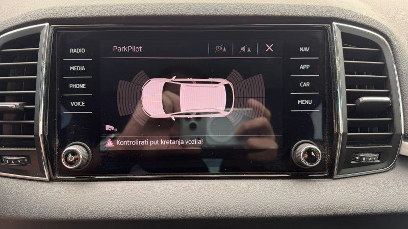 ŠKODA KAROQ 1.6 TDI *SPORTLINE*1.VL*HR AUTO*SERVISNA* GARANCIJA 1G*, fotografija 15