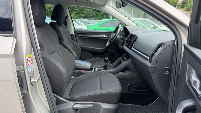 ŠKODA KAROQ 1.6 TDI *SPORTLINE*1.VL*HR AUTO*SERVISNA* GARANCIJA 1G*, fotografija 9