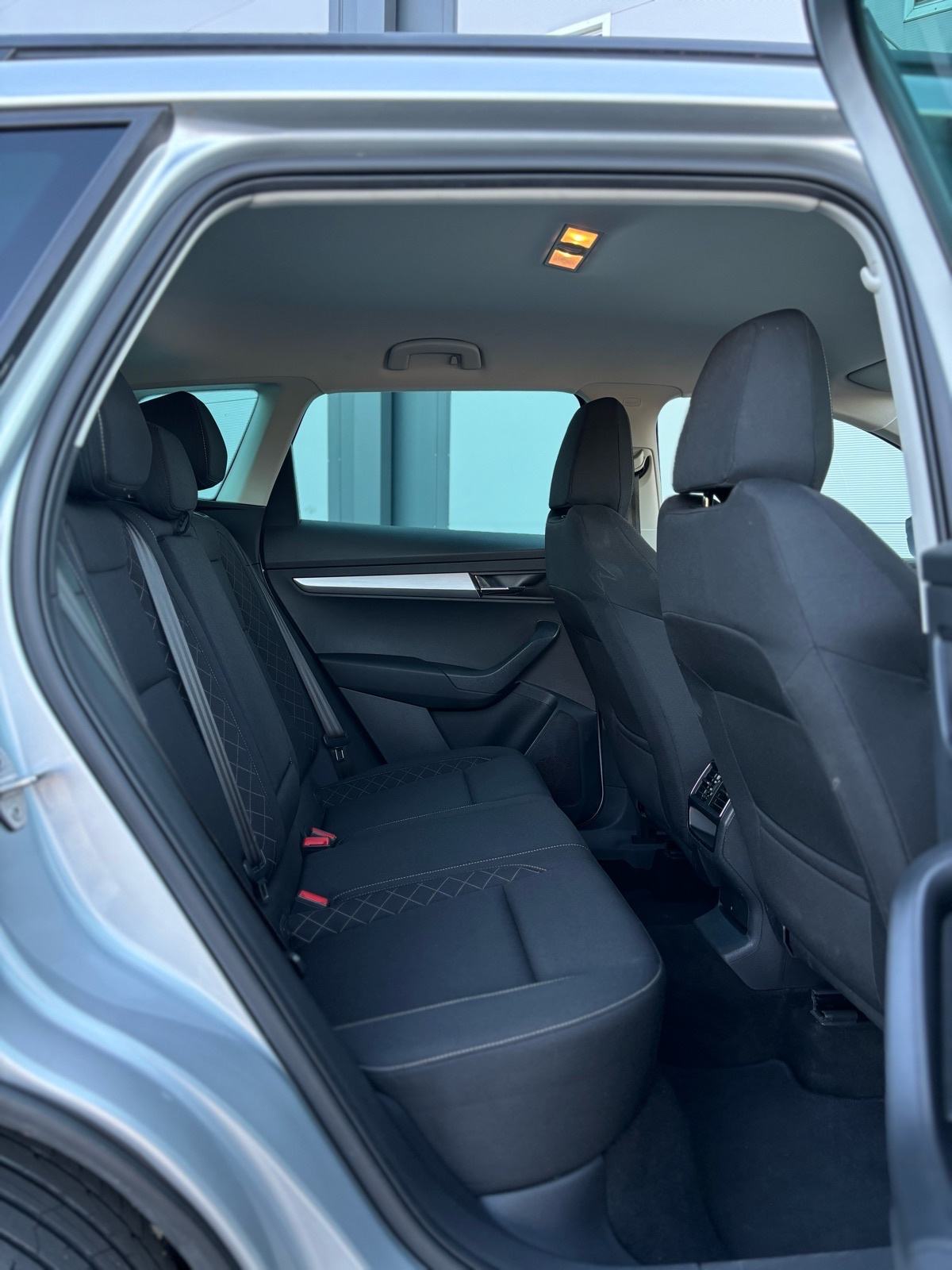 Škoda Karoq 1,6tdi automatik, fotografija 6
