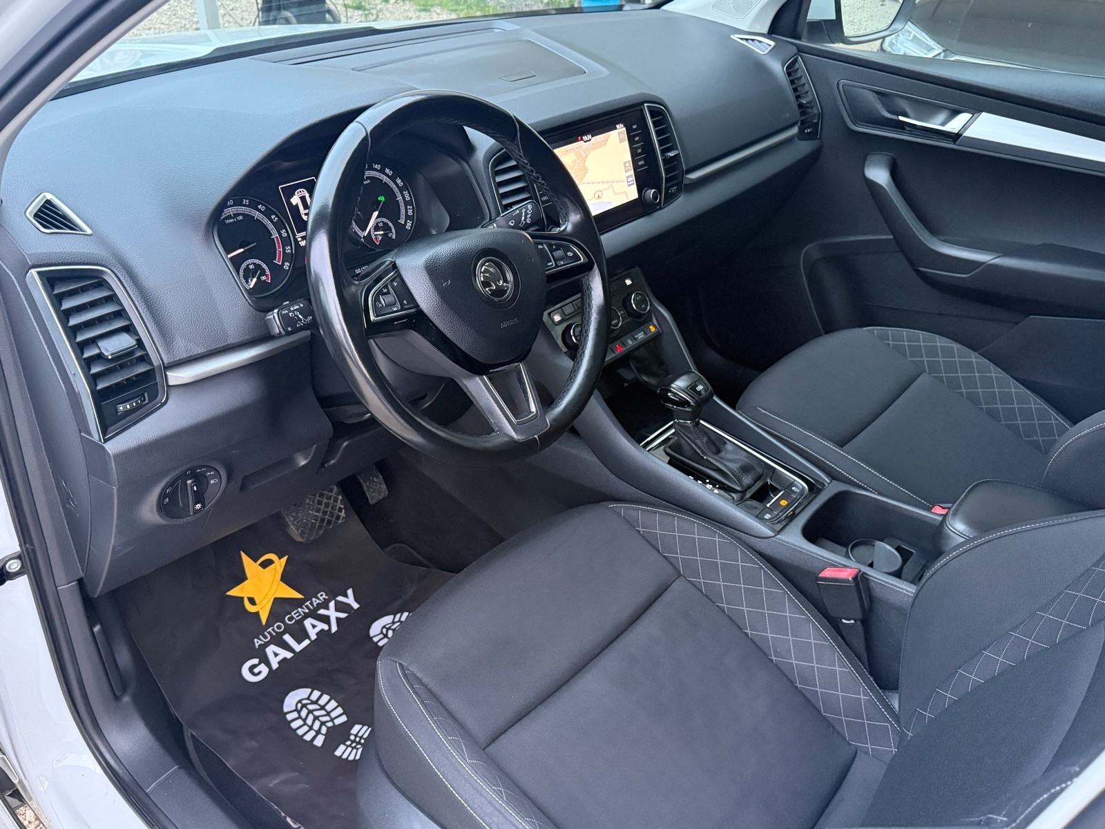 Škoda Karoq 1,6tdi automatik✅STYLE✅VELIKI SERVIS✅GARANCIJA 12mj✅, fotografija 10