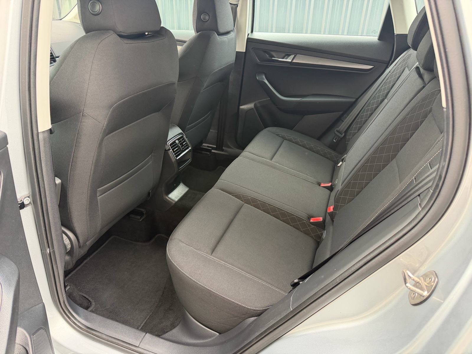 Škoda Karoq 1.6TDI/kamera/navigacija/tempomat/keyless/v.servis, fotografija 18