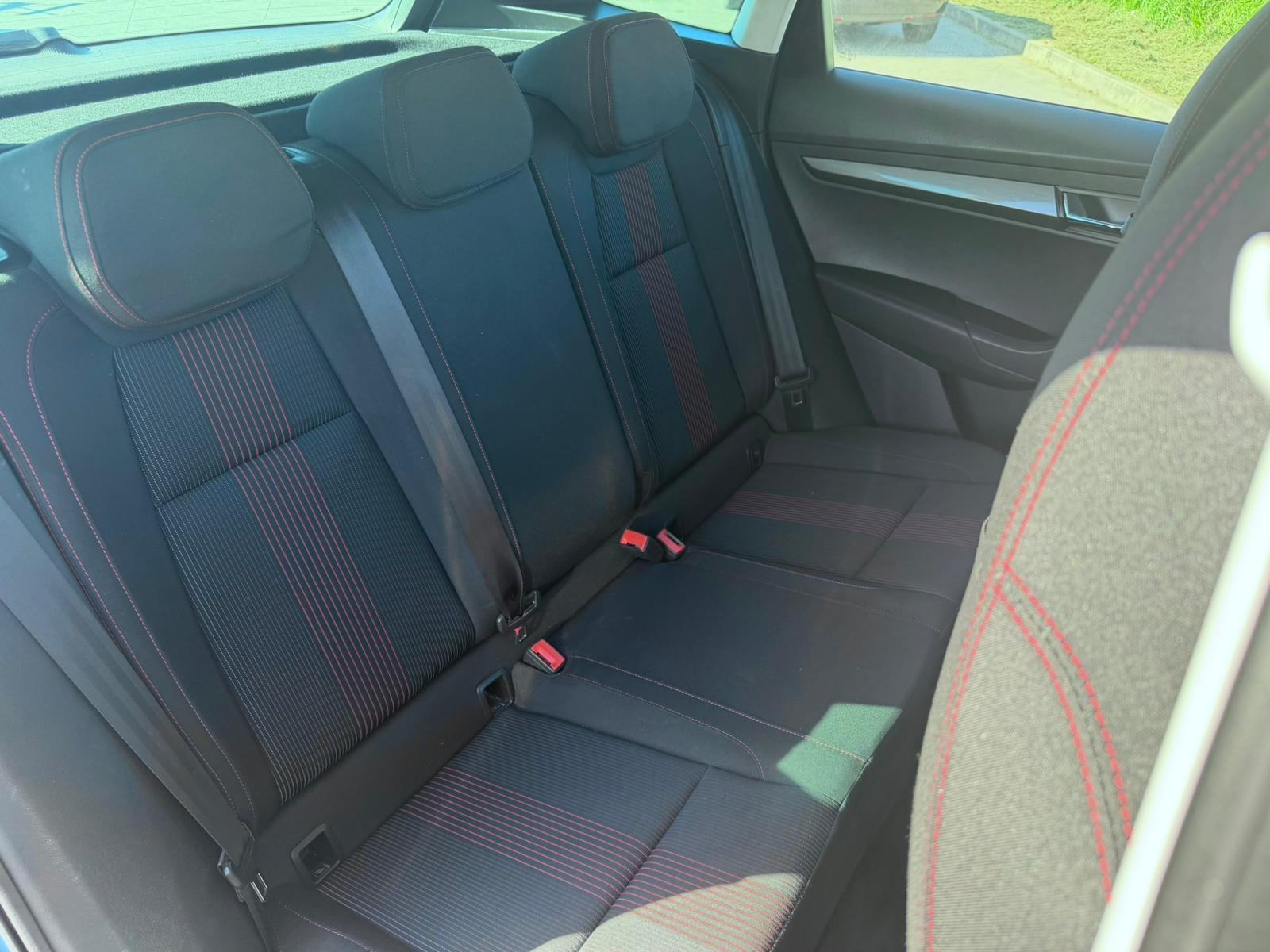 Škoda Karoq 1.6tdi, fotografija 6