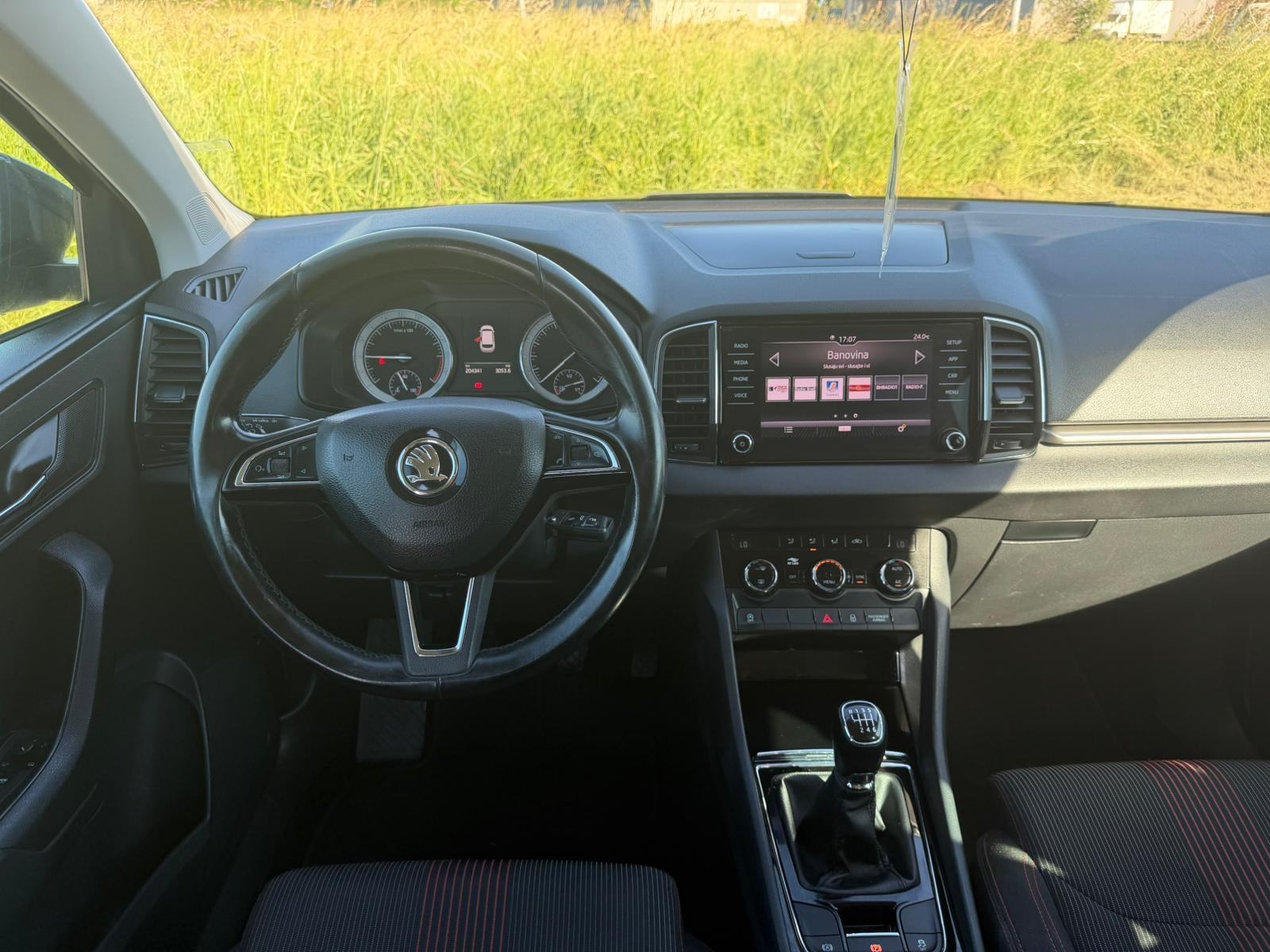 Škoda Karoq 1.6tdi, fotografija 5