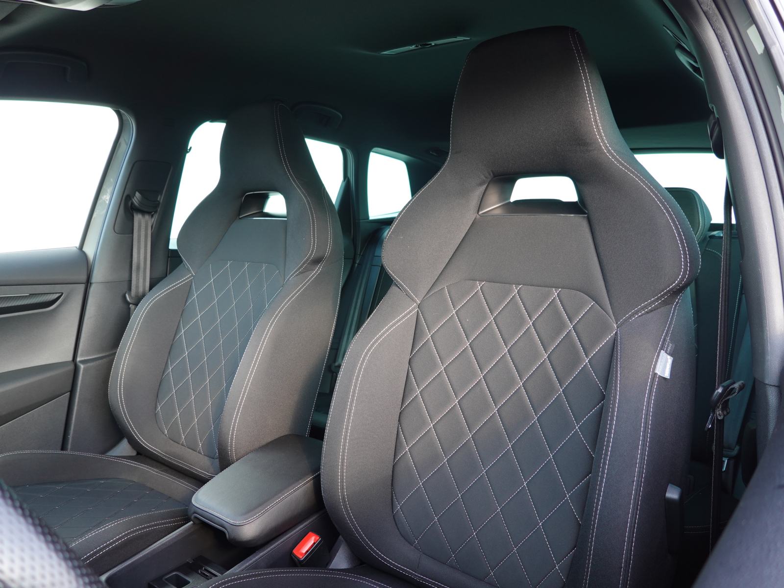 Škoda Karoq 2.0 TDI 4x4 Sportline DSG+F1+MATRIX+ACC+360°KAMERA+KEYLESS, fotografija 9