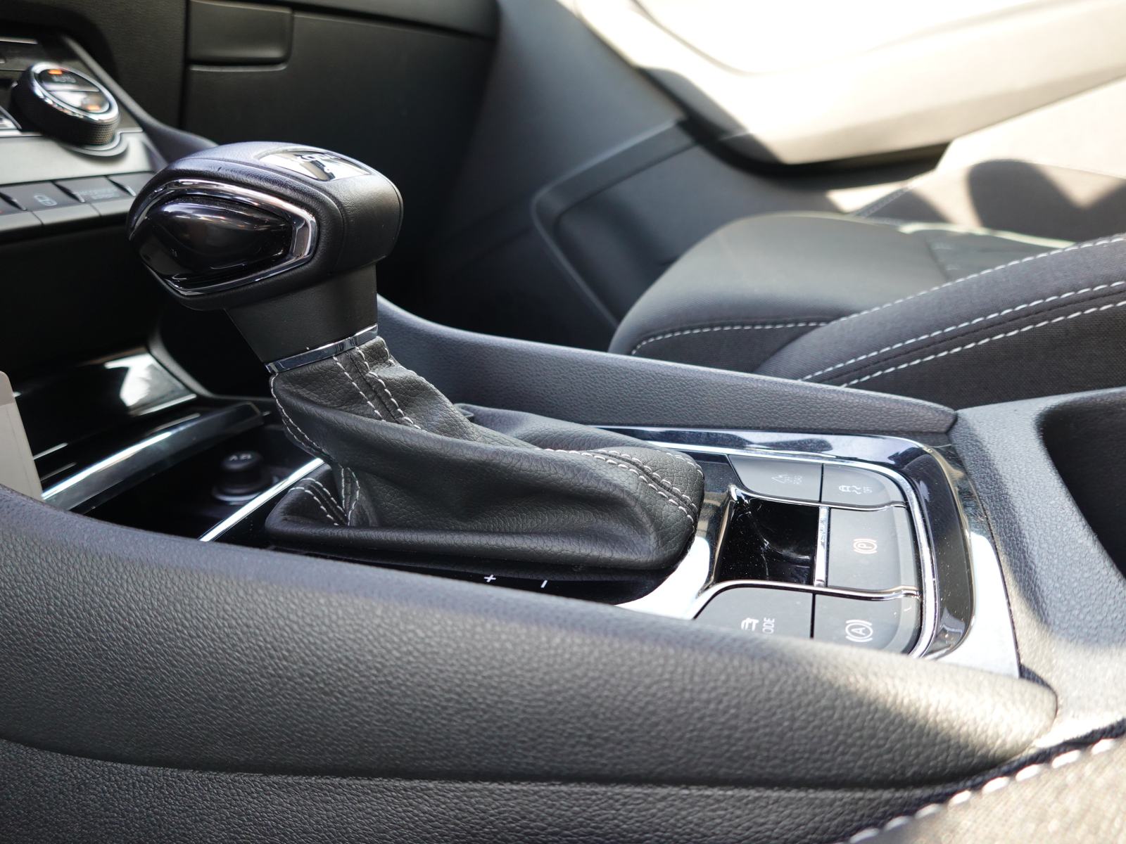 Škoda Karoq 2.0 TDI 4x4 Sportline DSG+F1+MATRIX+ACC+360°KAMERA+KEYLESS, fotografija 13