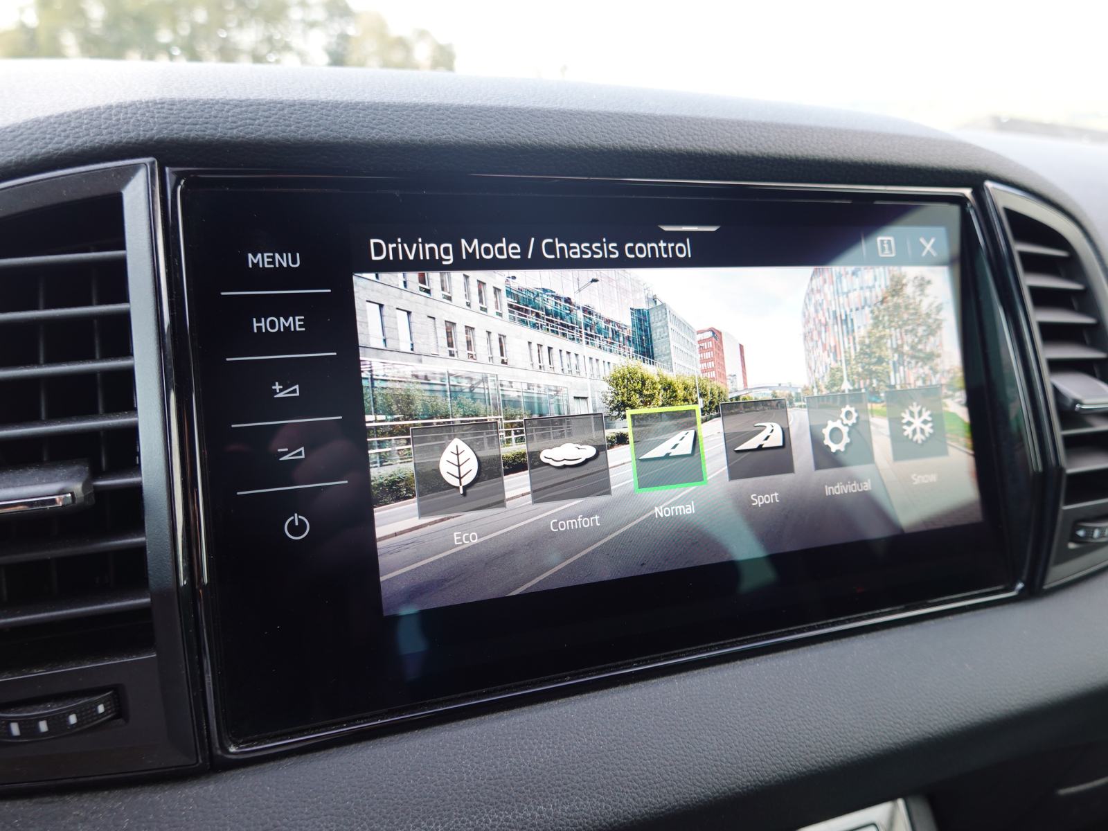 Škoda Karoq 2.0 TDI 4x4 Sportline DSG+F1+MATRIX+ACC+360°KAMERA+KEYLESS, fotografija 18