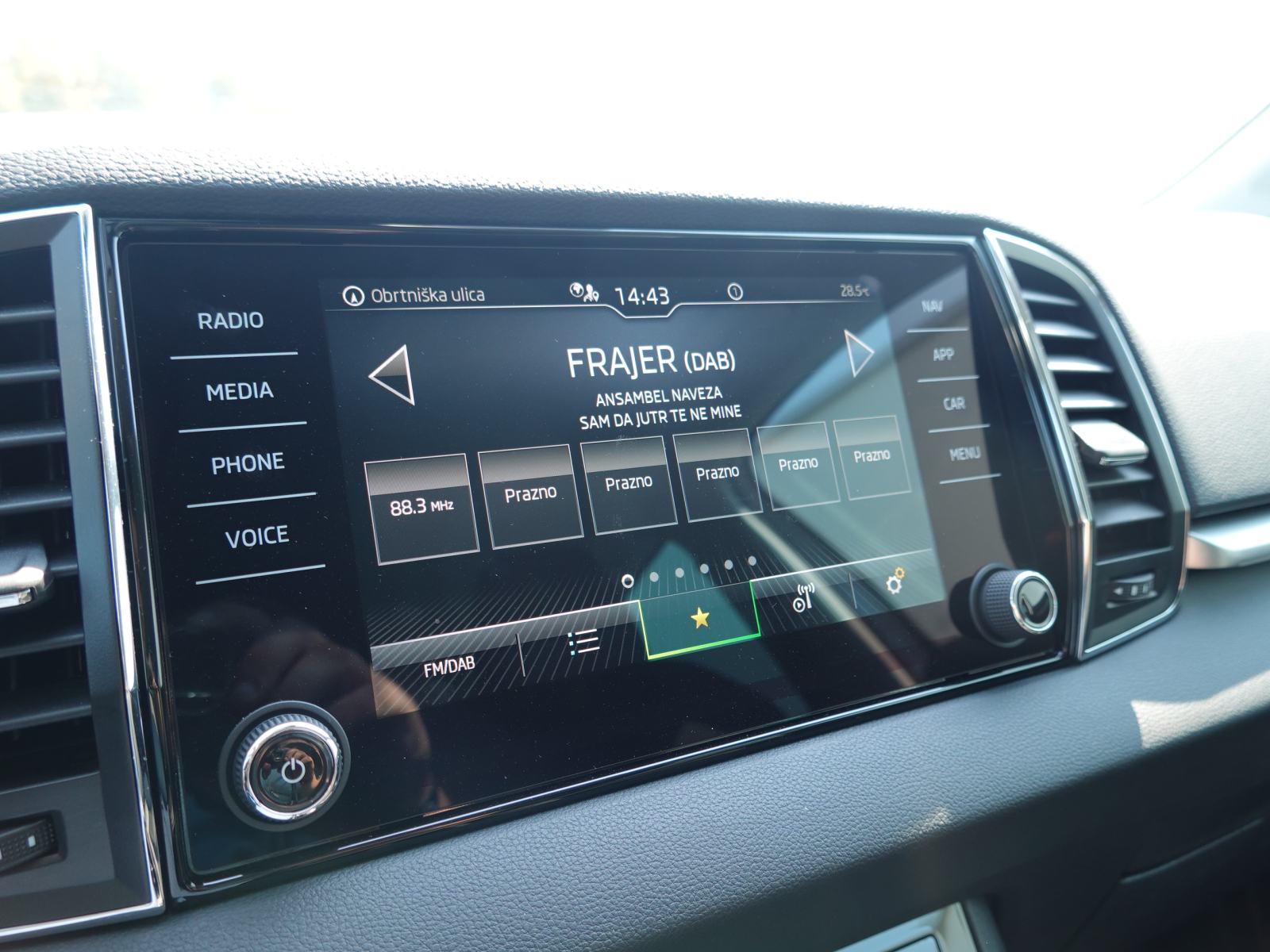 Škoda Karoq 2.0 TDI Ambition DSG+LED+VZV.KAMERA+NAVI+ACC, fotografija 15