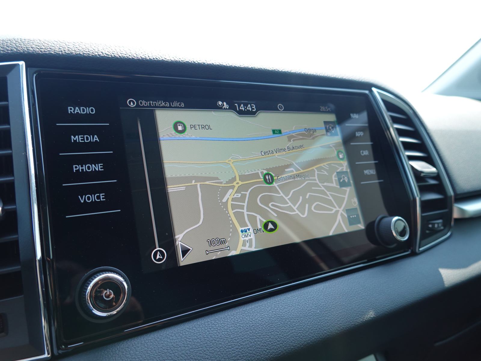 Škoda Karoq 2.0 TDI Ambition DSG+LED+VZV.KAMERA+NAVI+ACC, fotografija 17