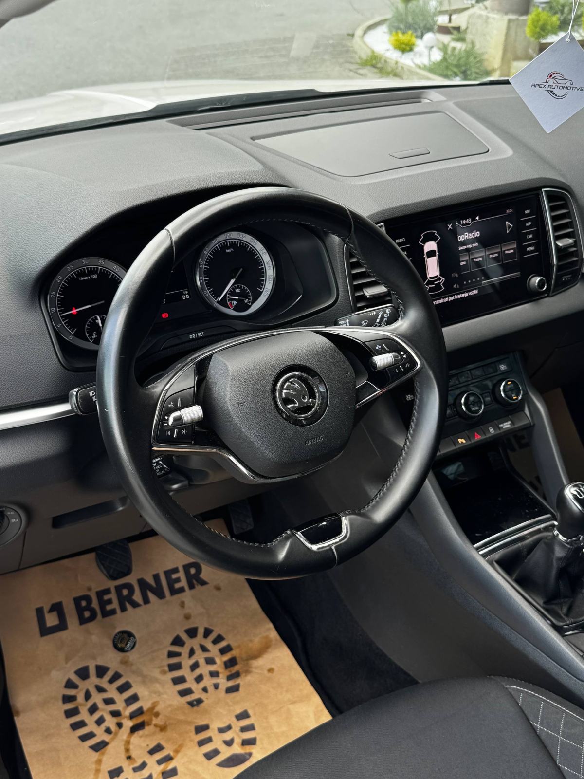 Škoda Karoq 2,0 TDI Ambition *KAMERA*KUKA*AMBIJENTE*SENZORI*, fotografija 10