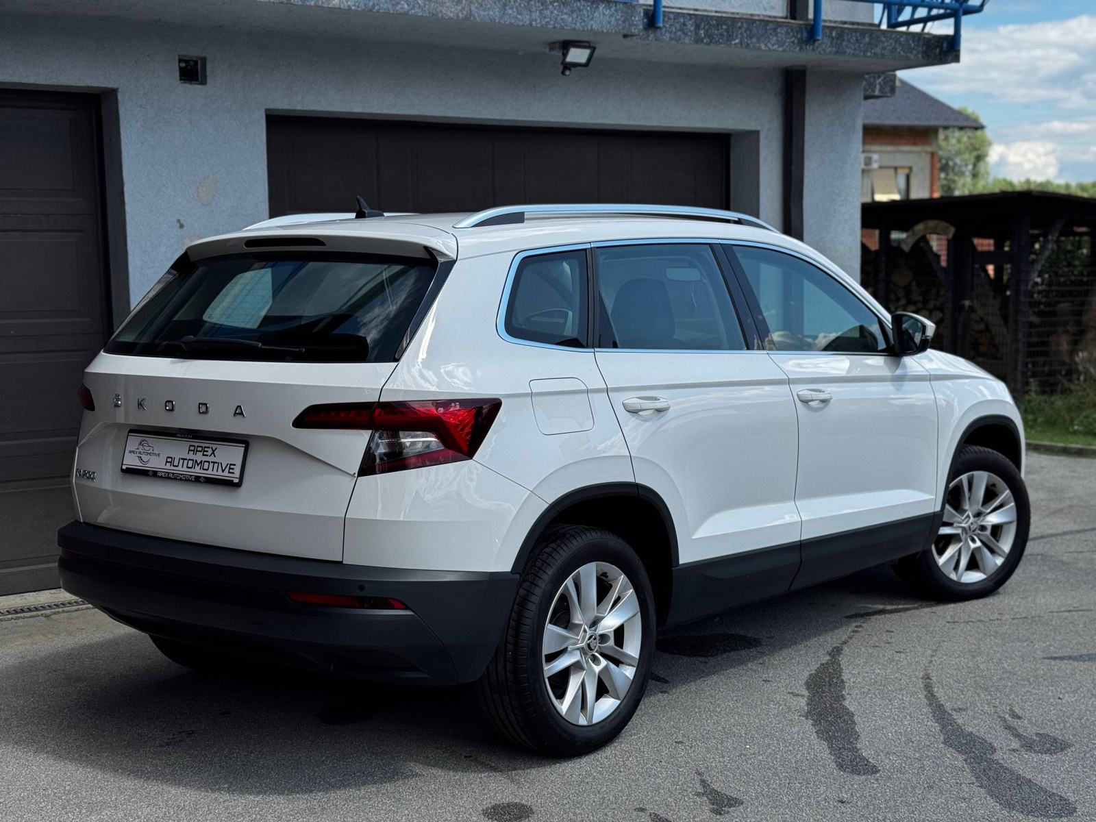 Škoda Karoq 2,0 TDI Ambition *KAMERA*KUKA*AMBIJENTE*SENZORI*, fotografija 4