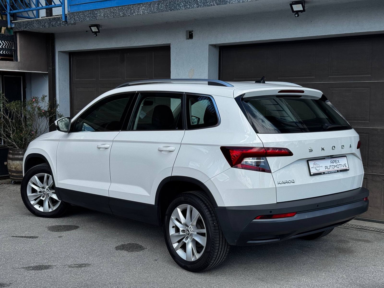 Škoda Karoq 2,0 TDI Ambition *KAMERA*KUKA*AMBIJENTE*SENZORI*, fotografija 6