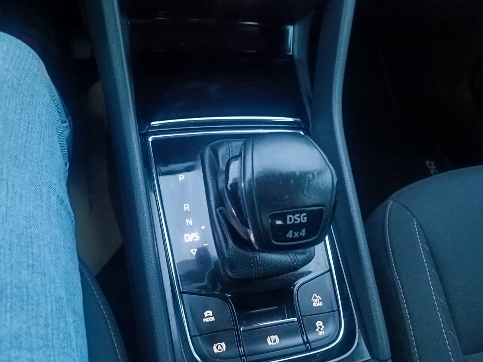 Škoda Karoq 2,0 TDI automatik 4x4, fotografija 11