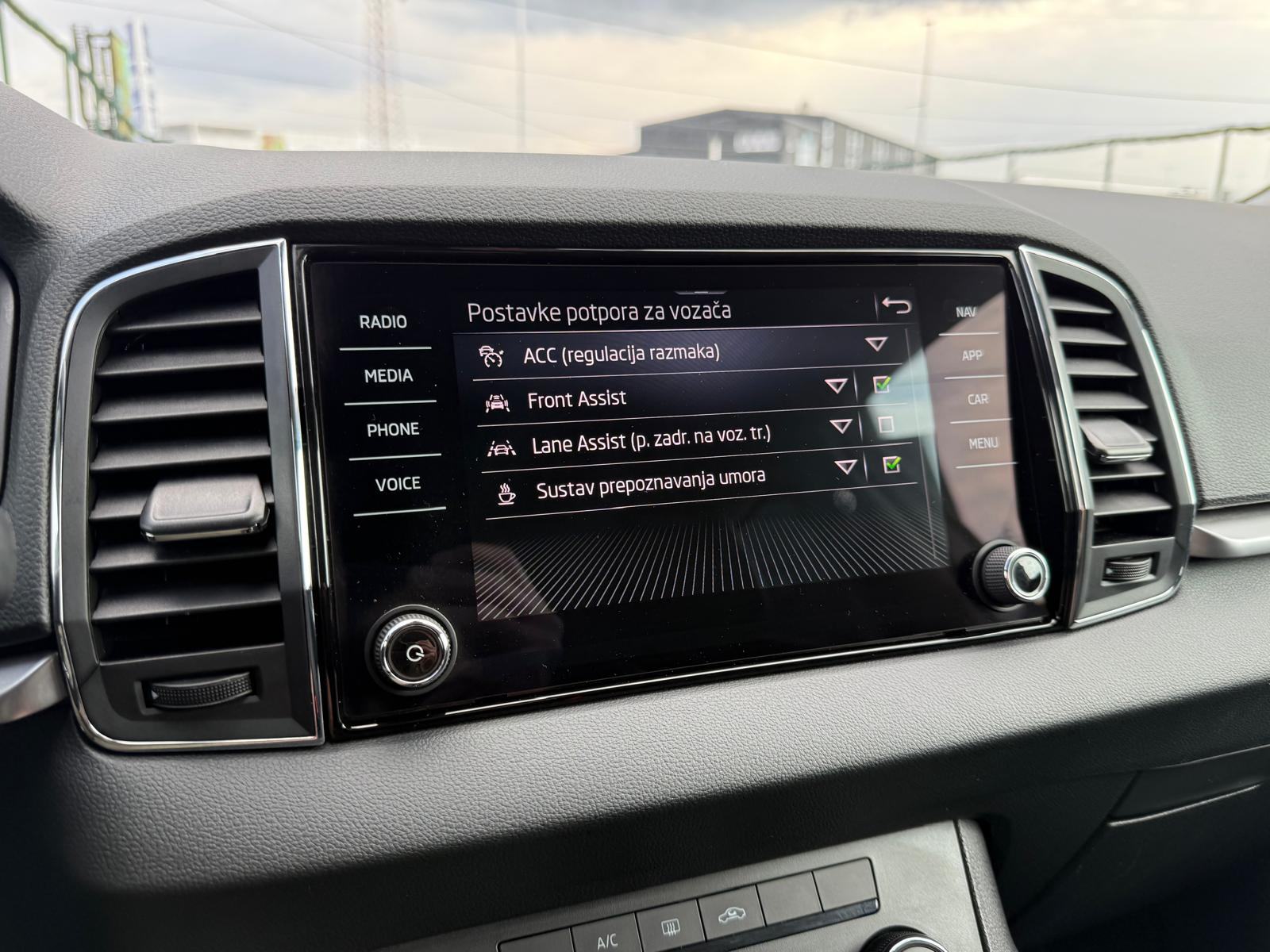 Škoda Karoq 2.0 TDI DSG °ALCANTARA°LED°LEASING BEZ UČEŠĆA°, fotografija 16