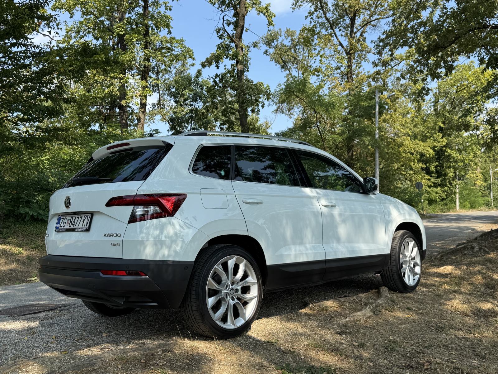 Škoda Karoq 2.0 TDI DSG 4X4 JAMSTVO DO 6/2027 VARIOFLEX SICEVI..., fotografija 7
