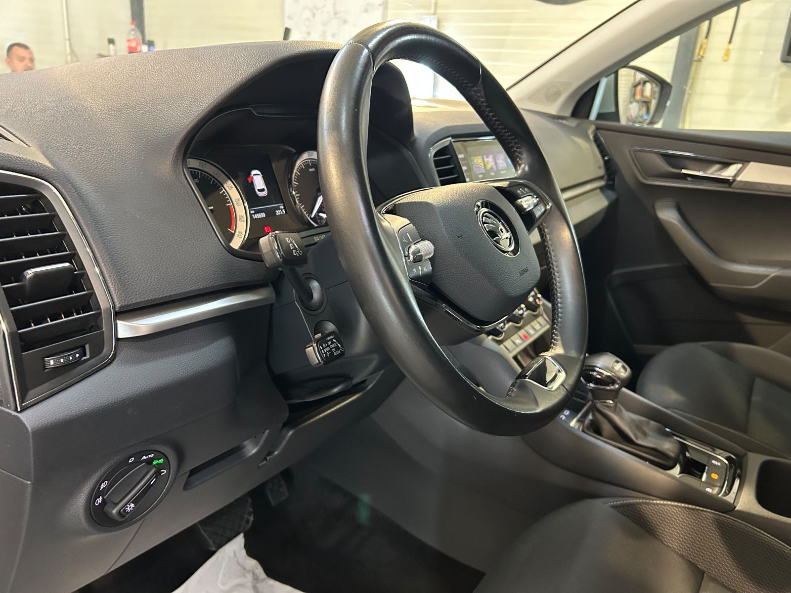ŠKODA KAROQ 2,0 TDI DSG LED ALU 17 KAMERA PDC U PDV-U 12 MJ JAMSTVO, fotografija 14