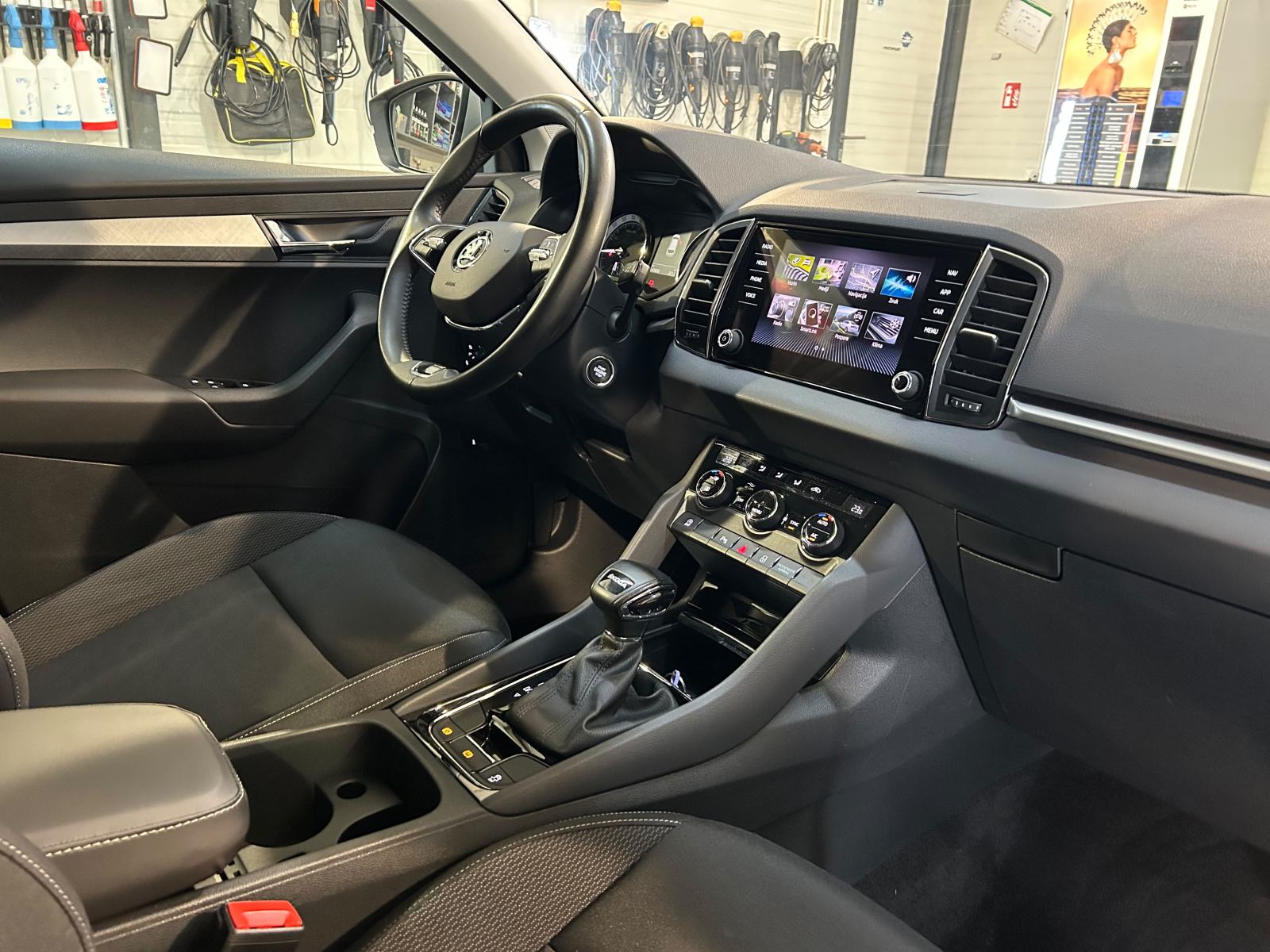 ŠKODA KAROQ 2,0 TDI DSG LED ALU 17 KAMERA PDC U PDV-U 12 MJ JAMSTVO, fotografija 12