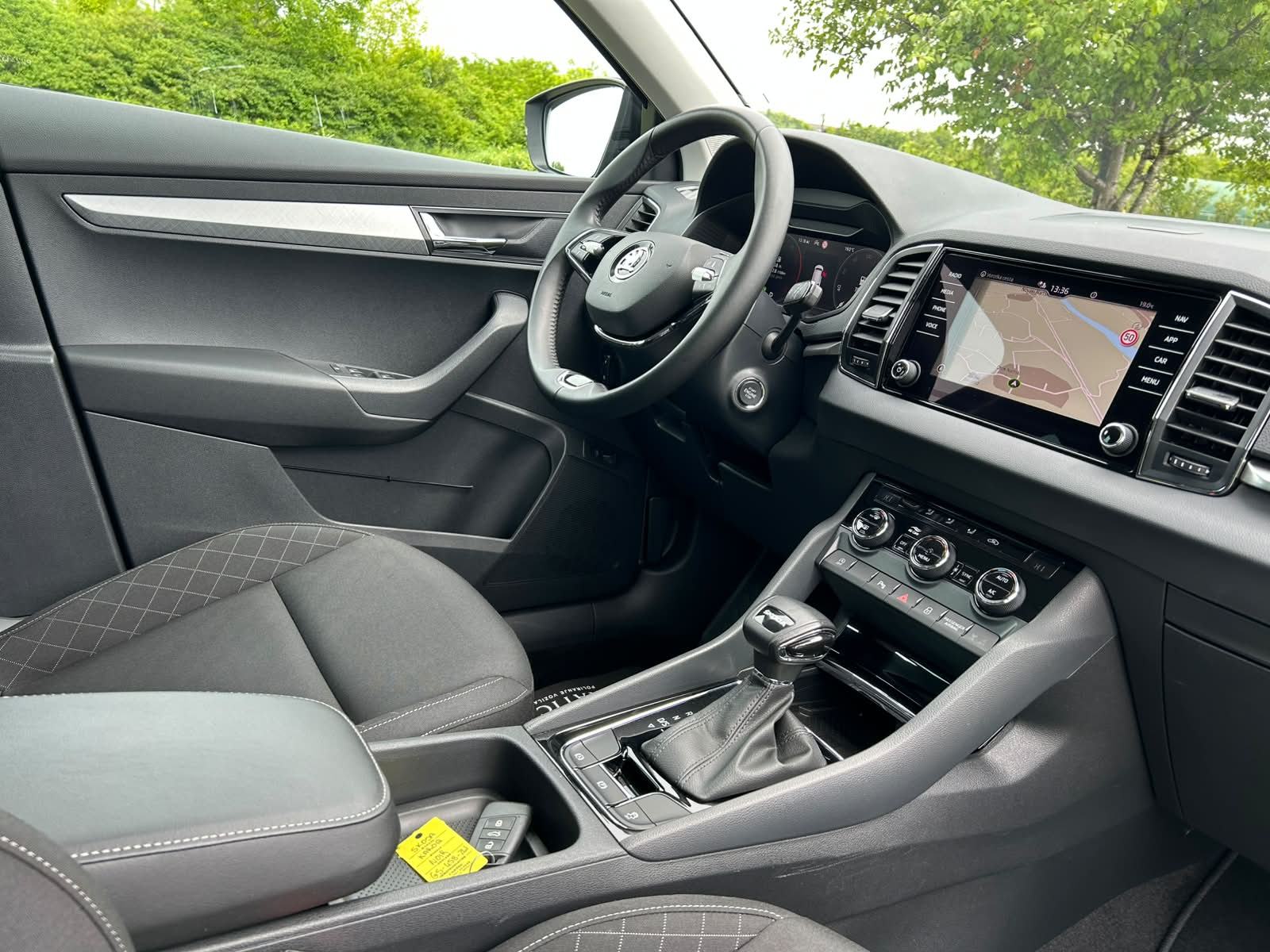 ŠKODA KAROQ 2,0 TDI DSG LED VIRTUAL KAMERA PDC U PDV-U 12 MJ JAMSTVO, fotografija 17