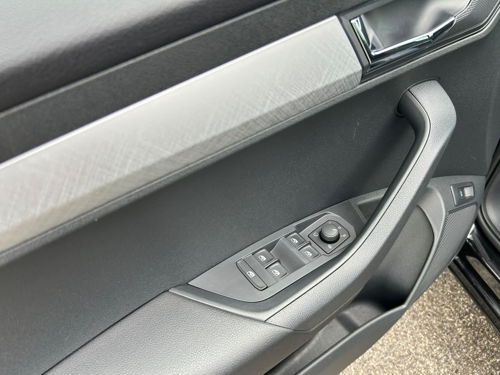 ŠKODA KAROQ 2,0 TDI DSG LED VIRTUAL KAMERA PDC U PDV-U 12 MJ JAMSTVO, fotografija 11