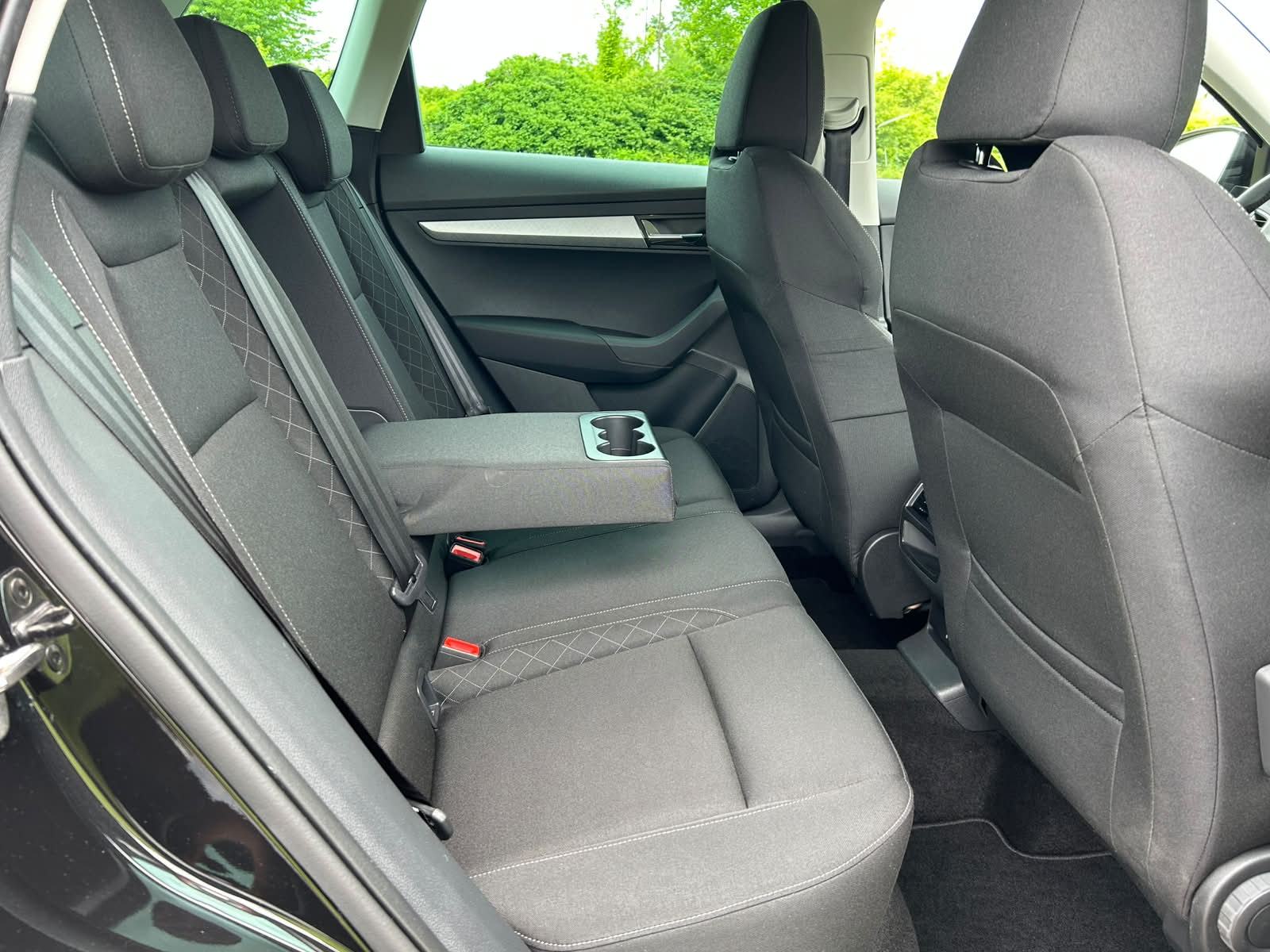 ŠKODA KAROQ 2,0 TDI DSG LED VIRTUAL KAMERA PDC U PDV-U 12 MJ JAMSTVO, fotografija 15
