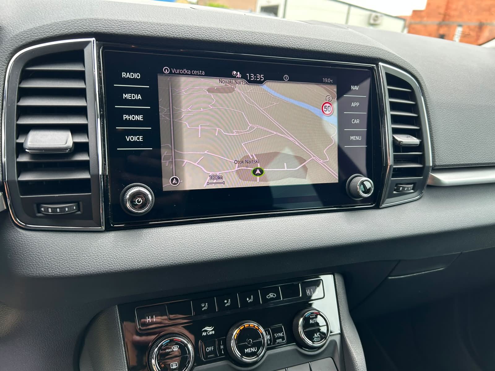 ŠKODA KAROQ 2,0 TDI DSG LED VIRTUAL KAMERA PDC U PDV-U 12 MJ JAMSTVO, fotografija 14