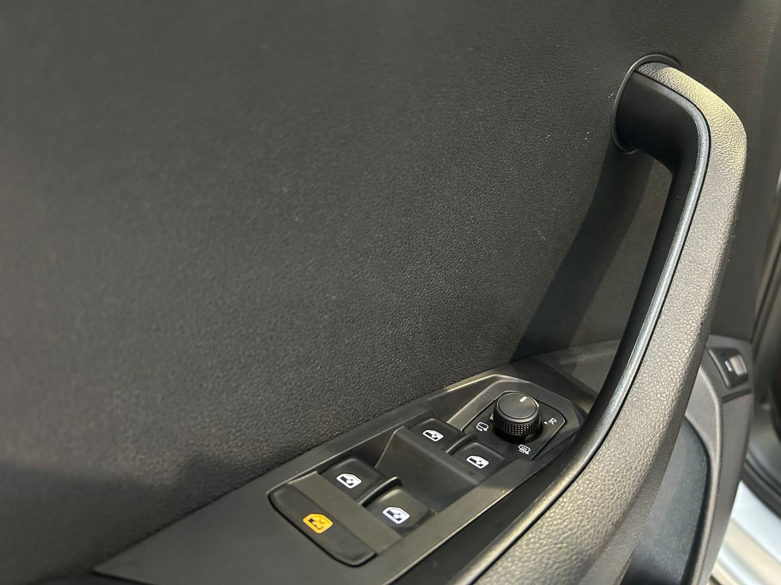 ŠKODA KAROQ 2,0 TDI DSG LED VIRTUAL KAMERA PDC U PDV-U 12 MJ JAMSTVO, fotografija 7