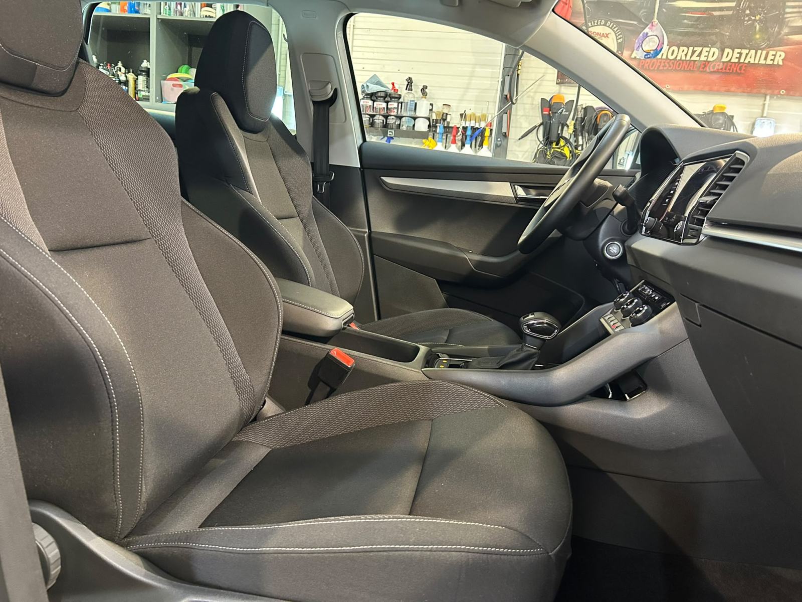 ŠKODA KAROQ 2,0 TDI DSG LED VIRTUAL KAMERA PDC U PDV-U 12 MJ JAMSTVO, fotografija 9