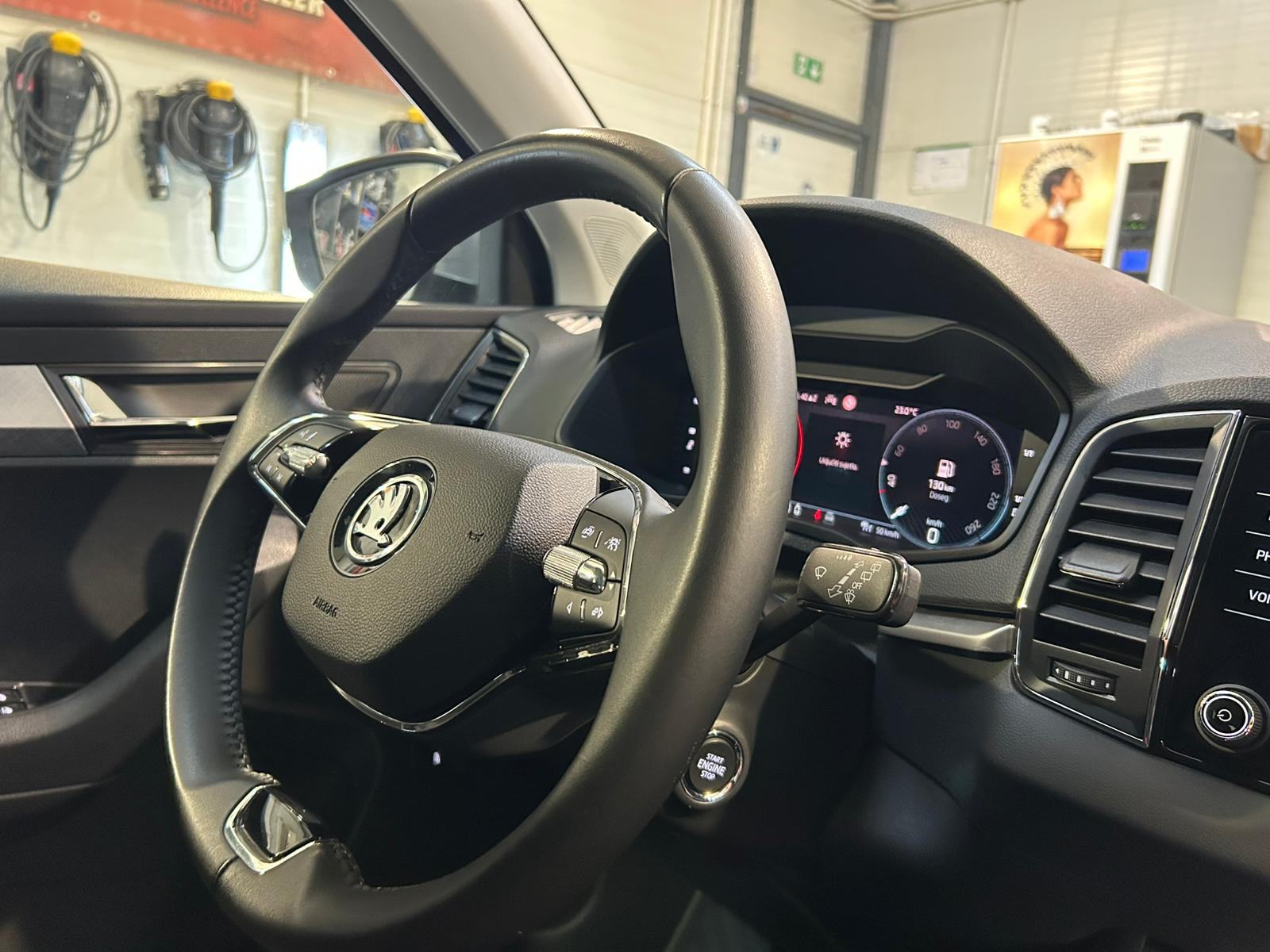 ŠKODA KAROQ 2,0 TDI DSG LED VIRTUAL KAMERA PDC U PDV-U 12 MJ JAMSTVO, fotografija 15