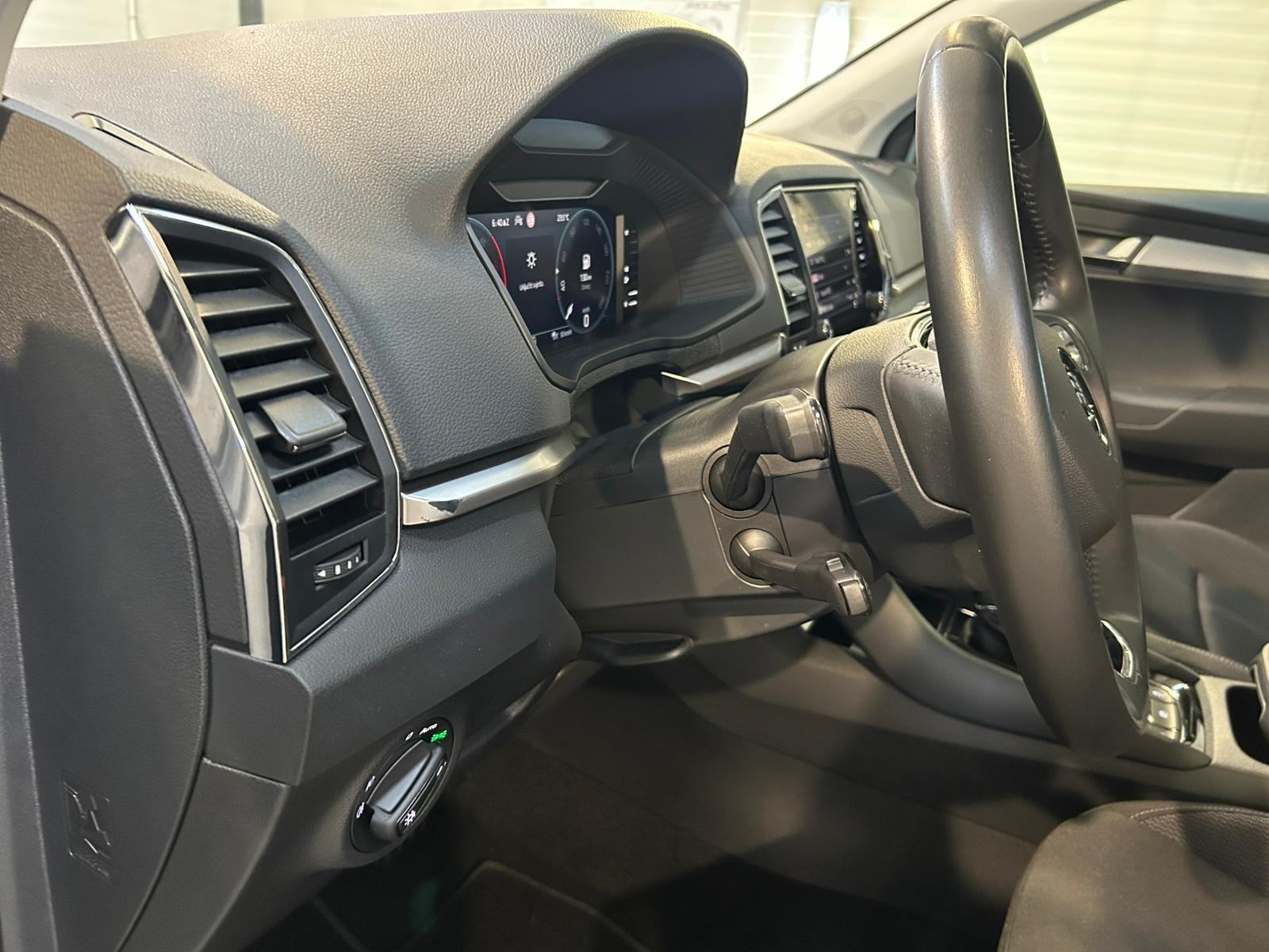 ŠKODA KAROQ 2,0 TDI DSG LED VIRTUAL KAMERA PDC U PDV-U 12 MJ JAMSTVO, fotografija 12
