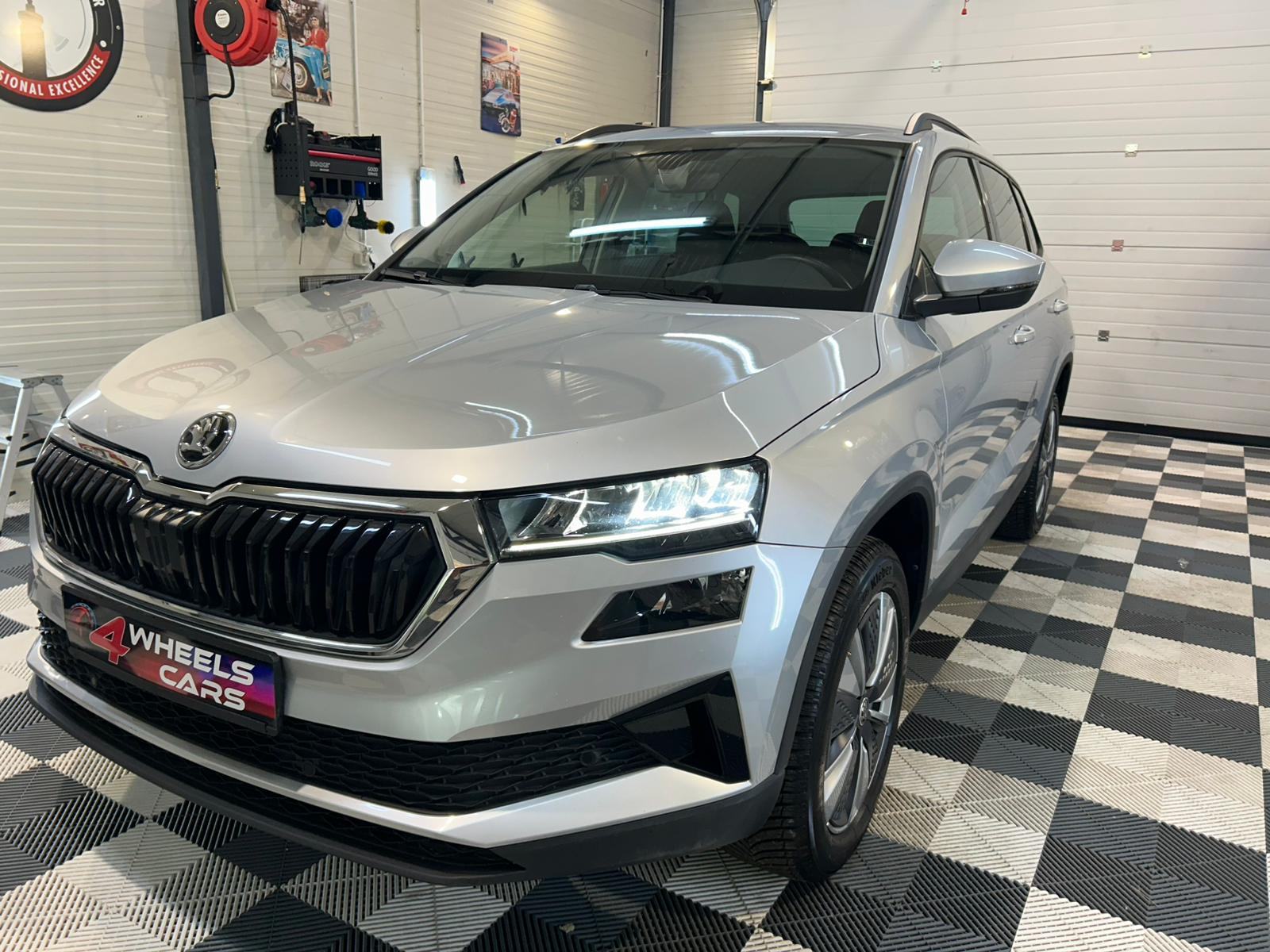 ŠKODA KAROQ 2,0 TDI DSG LED VIRTUAL KAMERA PDC U PDV-U 12 MJ JAMSTVO, fotografija 2