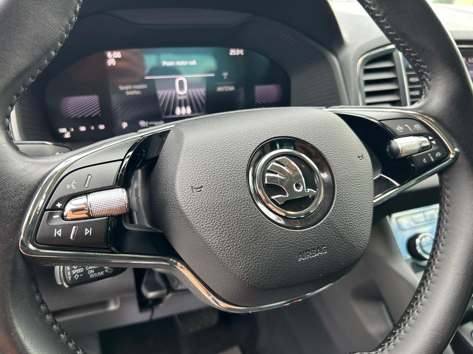ŠKODA KAROQ 2,0 TDI DSG LED VIRTUAL KAMERA PDC U PDV-U 12 MJ JAMSTVO, fotografija 13