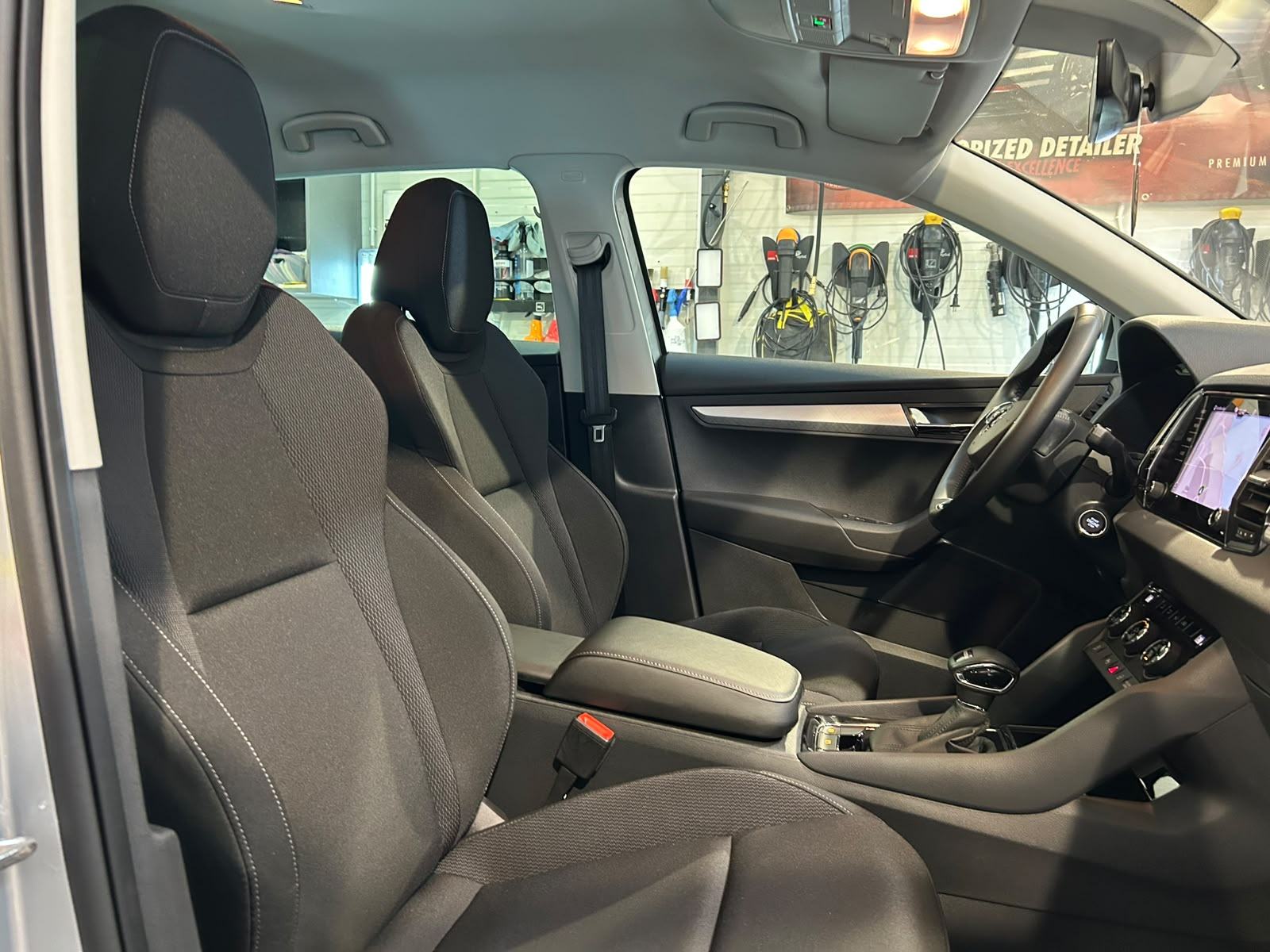 ŠKODA KAROQ 2,0 TDI DSG LED VIRTUAL KAMERA PDC U PDV-U 12 MJ JAMSTVO, fotografija 14