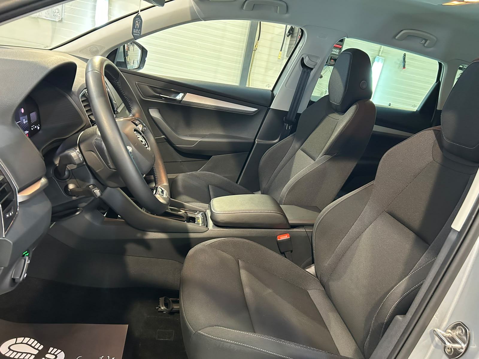 ŠKODA KAROQ 2,0 TDI DSG LED VIRTUAL KAMERA PDC U PDV-U 12 MJ JAMSTVO, fotografija 20