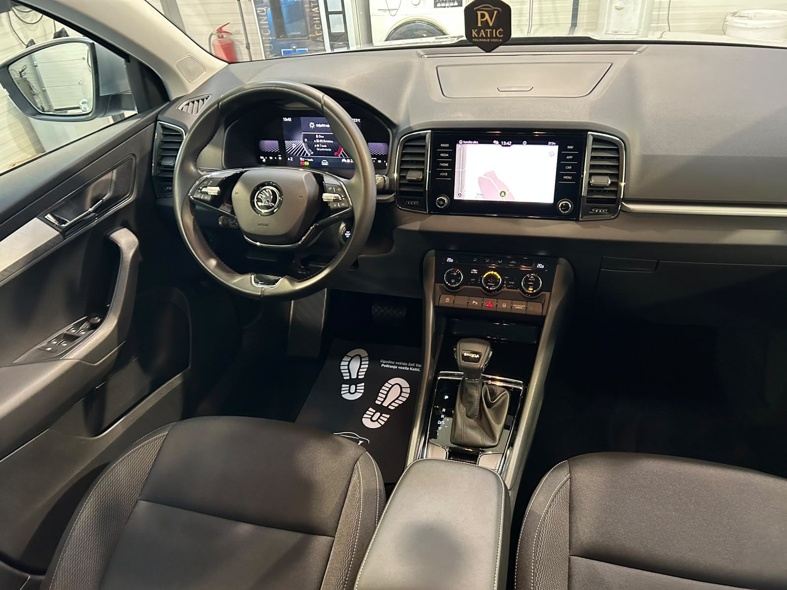 ŠKODA KAROQ 2,0 TDI DSG LED VIRTUAL KAMERA PDC U PDV-U 12 MJ JAMSTVO, fotografija 13