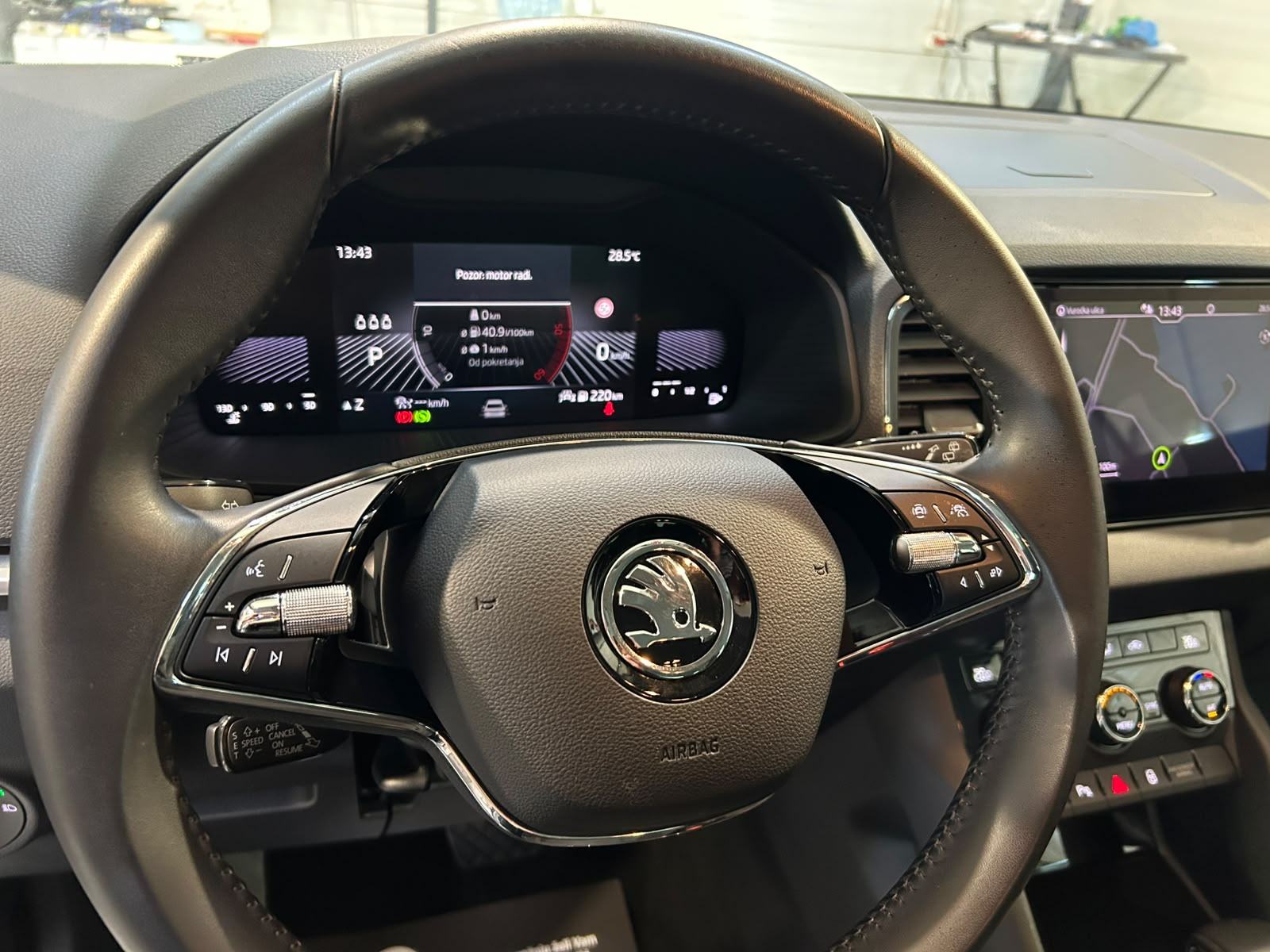 ŠKODA KAROQ 2,0 TDI DSG LED VIRTUAL KAMERA PDC U PDV-U 12 MJ JAMSTVO, fotografija 18