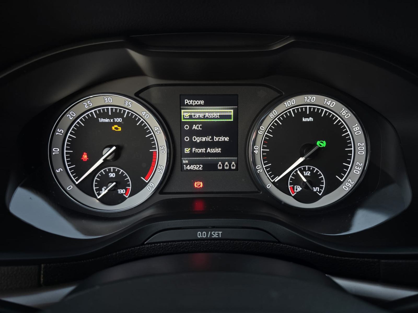 Škoda Karoq 2,0 TDI DSG NAV,LED,KEYLESS,LANE,ACC,SERVIS,7.454,33*3RATE, fotografija 15