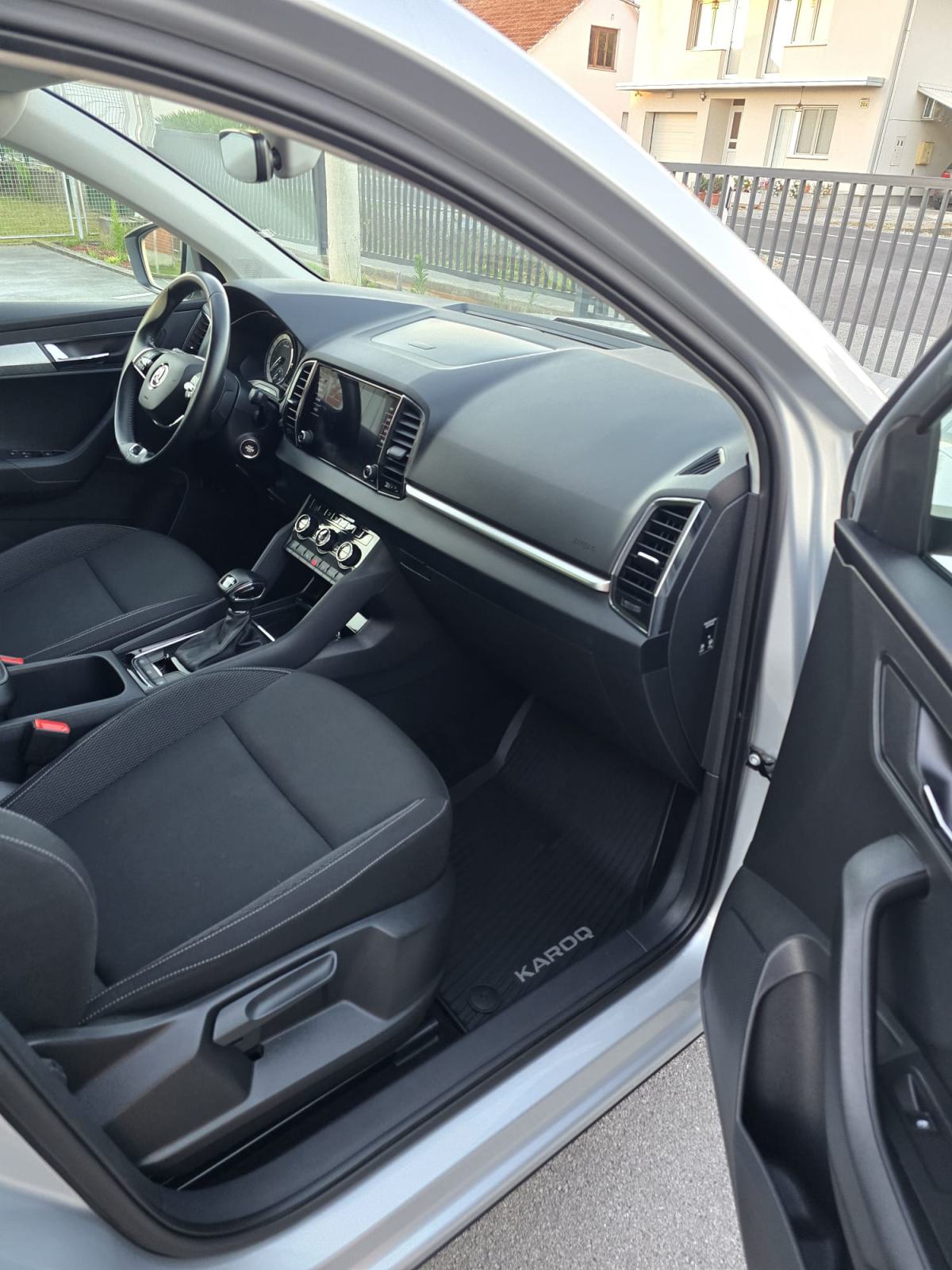 Škoda Karoq 2,0 TDI DSG NAV,LED,KEYLESS,LANE,ACC,SERVIS,7.454,33*3RATE, fotografija 11