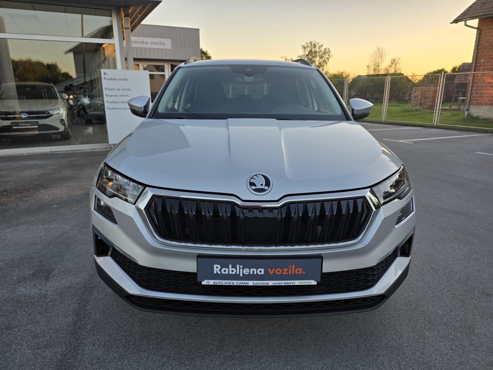 Škoda Karoq 2,0 TDI DSG NAV,LED,KEYLESS,LANE,ACC,SERVIS,7.454,33*3RATE, fotografija 2
