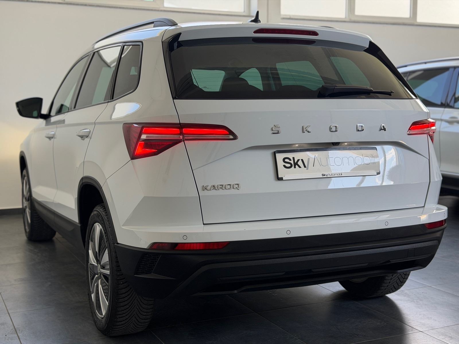 Škoda Karoq 2,0 TDI DSG, NAVI, KAMERA, JAMSTVO 24MJ, LEASING 0% UČEŠĆA, fotografija 5
