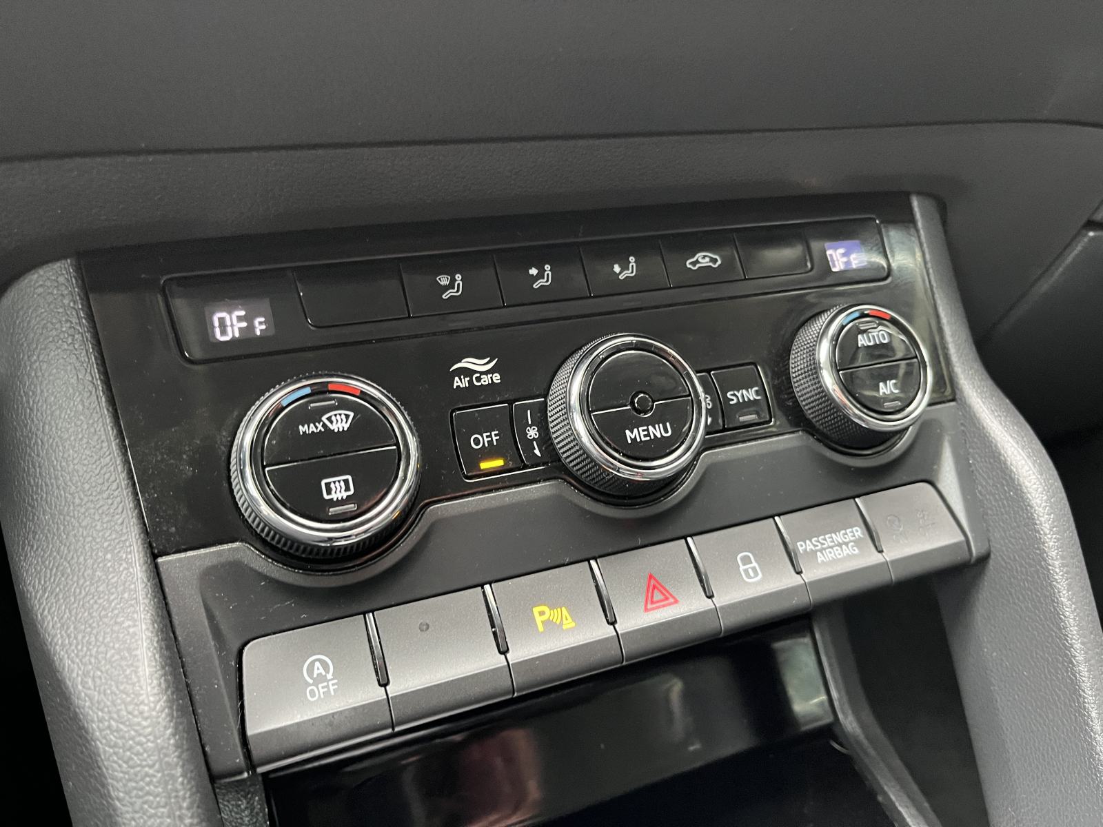 Škoda Karoq 2,0 TDI DSG - NAVI, LEASING BEZ UČEŠĆA I BEZ JAMCA, fotografija 16