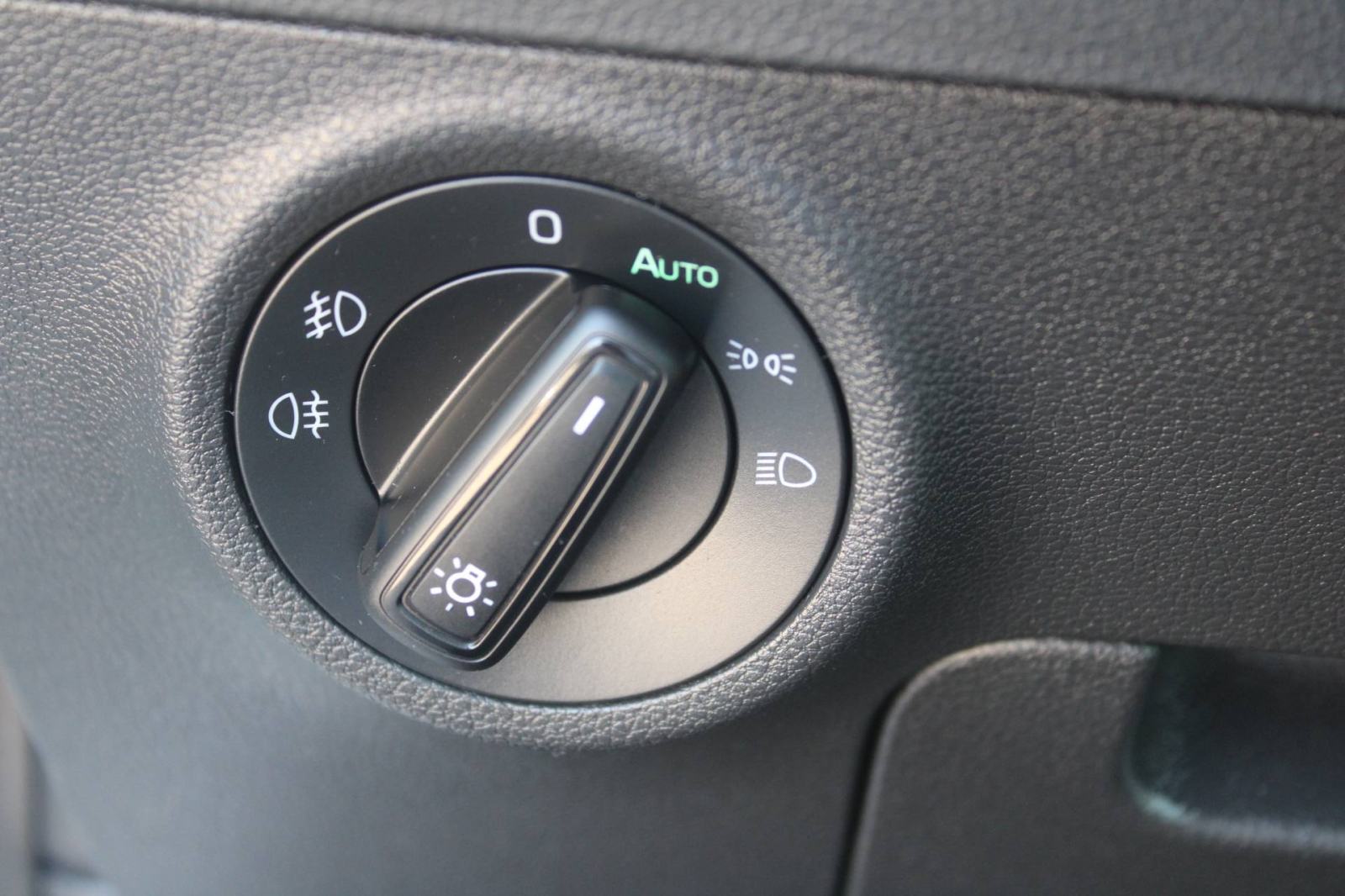 Škoda Karoq 2.0 TDi DSG *NAVIGACIJA, LED, KAMERA*, fotografija 15