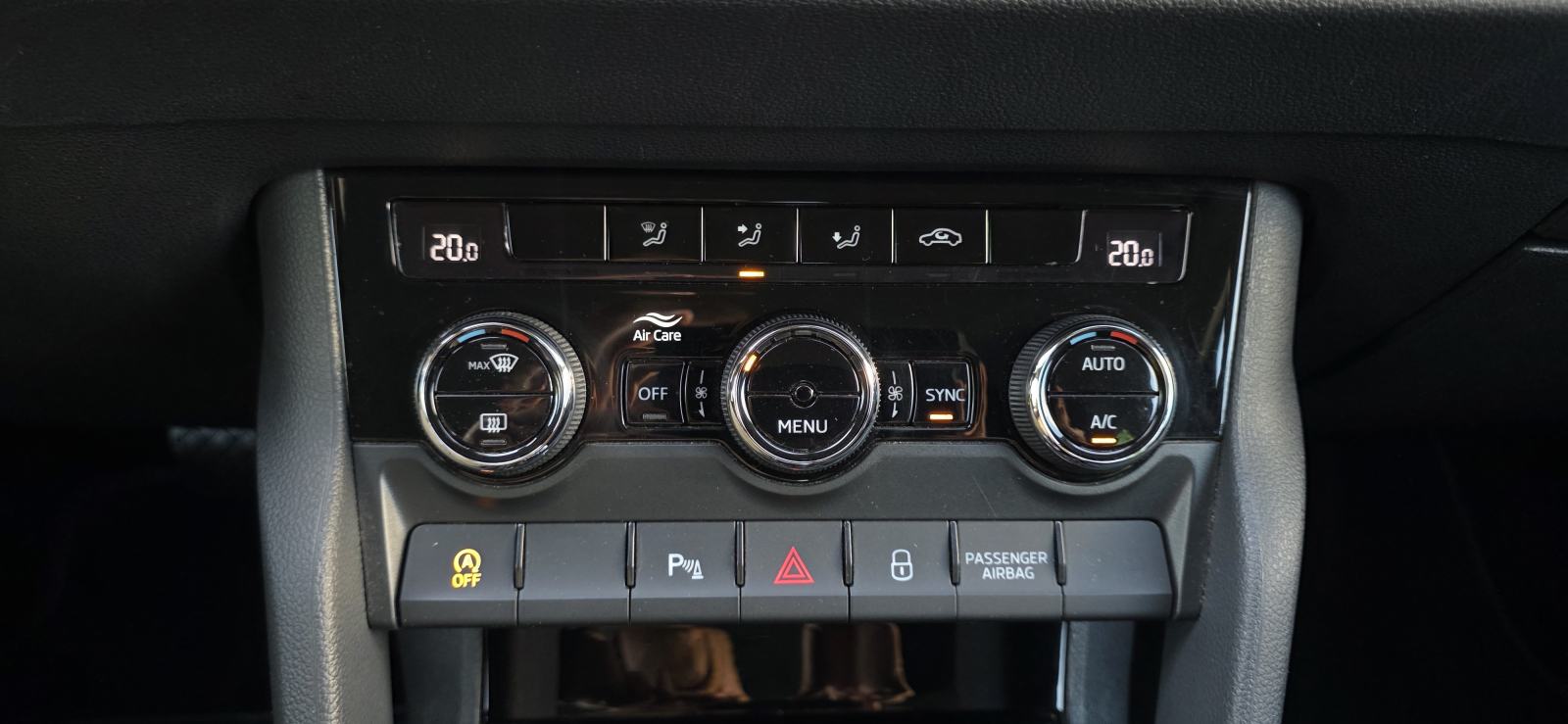 Škoda Karoq 2,0 TDI, 110KW, 4x4, FULL LED, ADAP.TEMP, , KAM, U PDV-u, fotografija 17