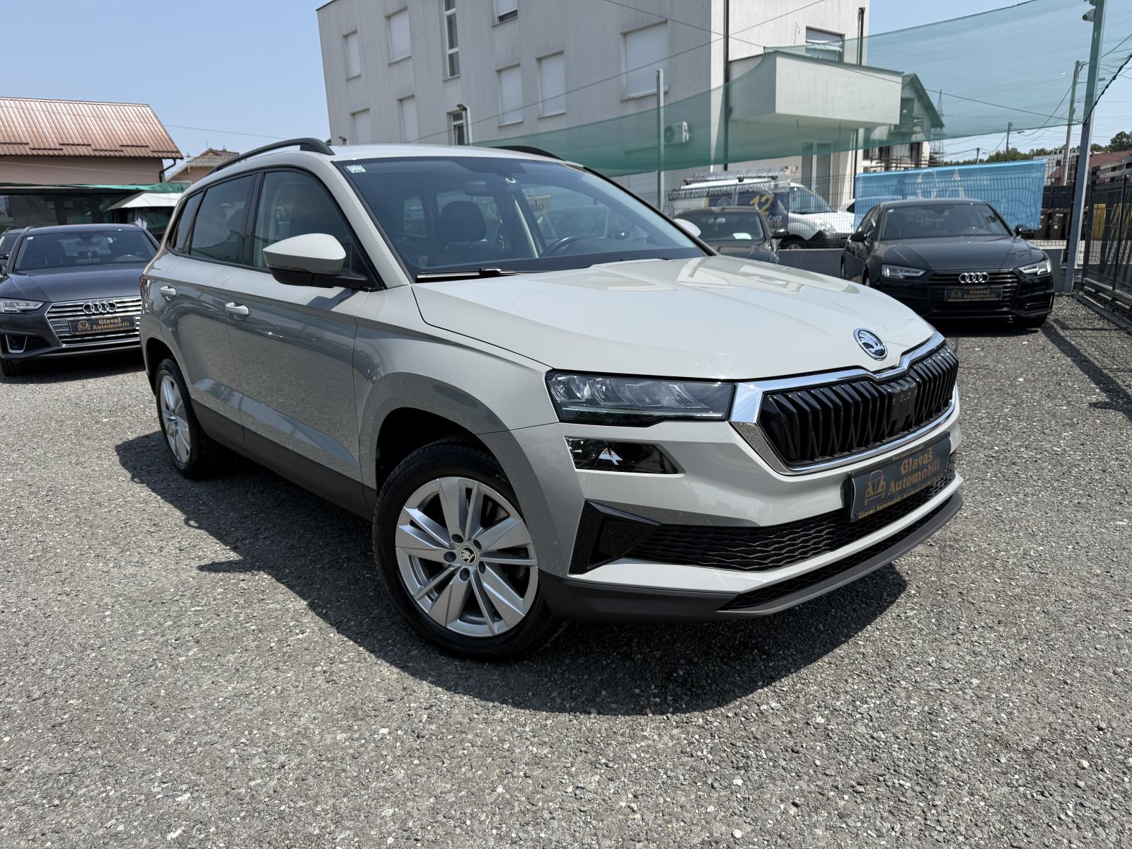 Škoda Karoq 2,0 TDI HR AUTO,NOVE GUME,REG.GOD.DANA,JAMSTVO!!!, fotografija 2
