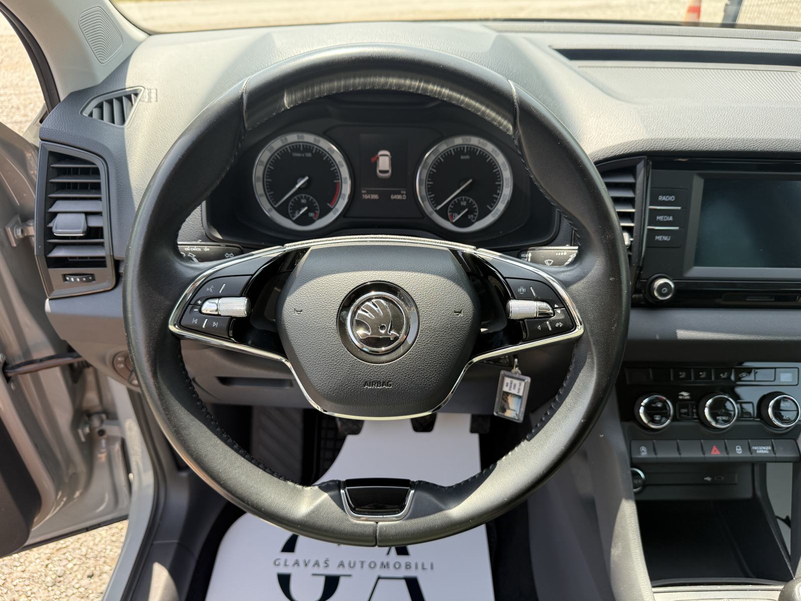 Škoda Karoq 2,0 TDI HR AUTO,NOVE GUME,REG.GOD.DANA,JAMSTVO!!!, fotografija 12