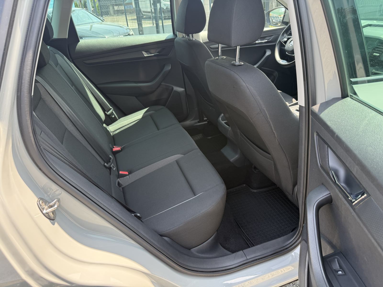 Škoda Karoq 2,0 TDI HR AUTO,NOVE GUME,REG.GOD.DANA,JAMSTVO!!!, fotografija 20